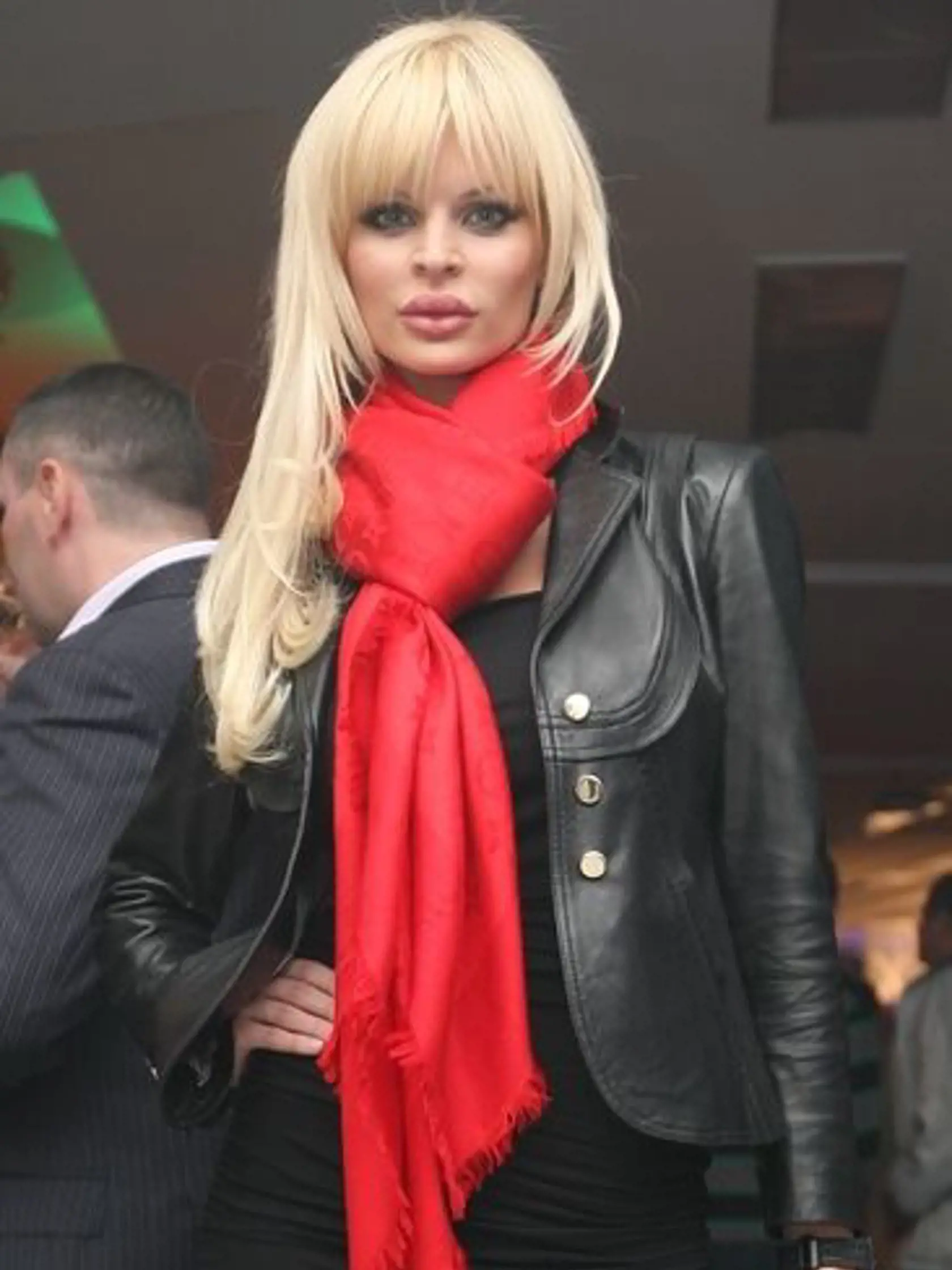 Silvia Kucherenko - Horváthová so šálom Louis