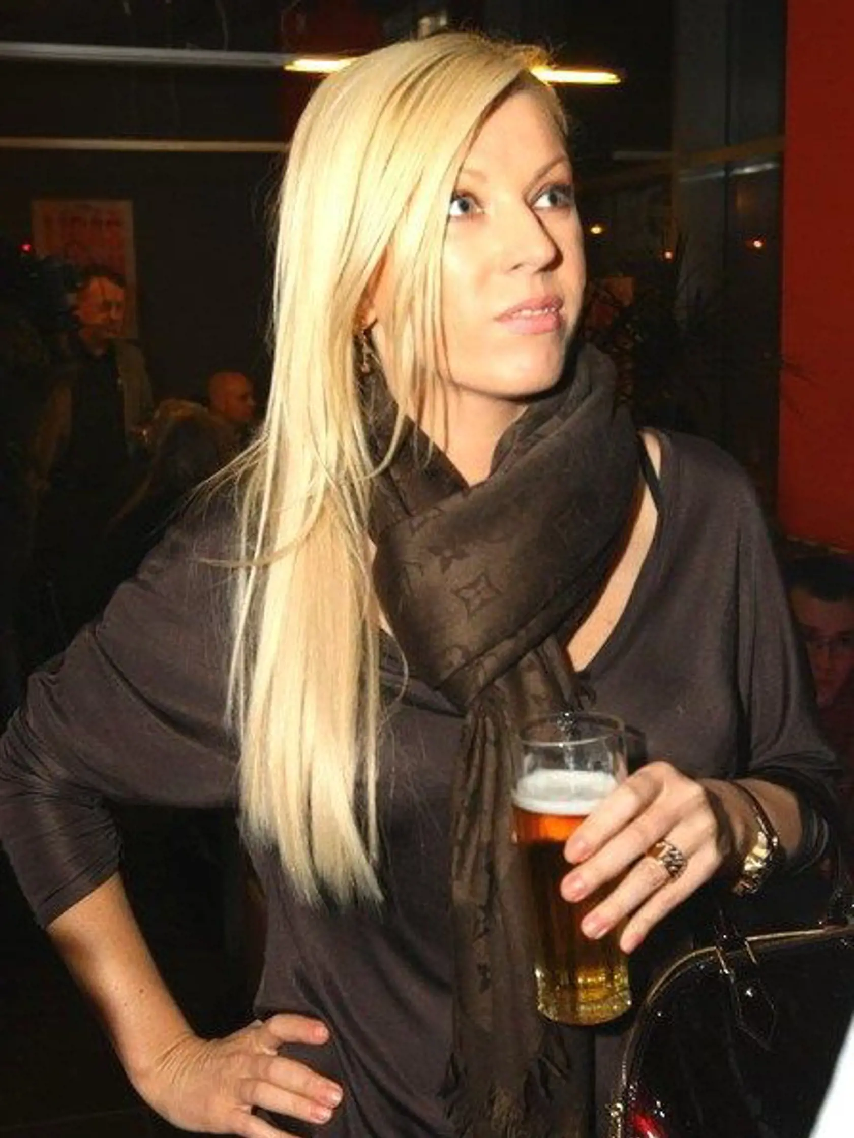 Gabriela Drobová so šálom Louis Vuitton