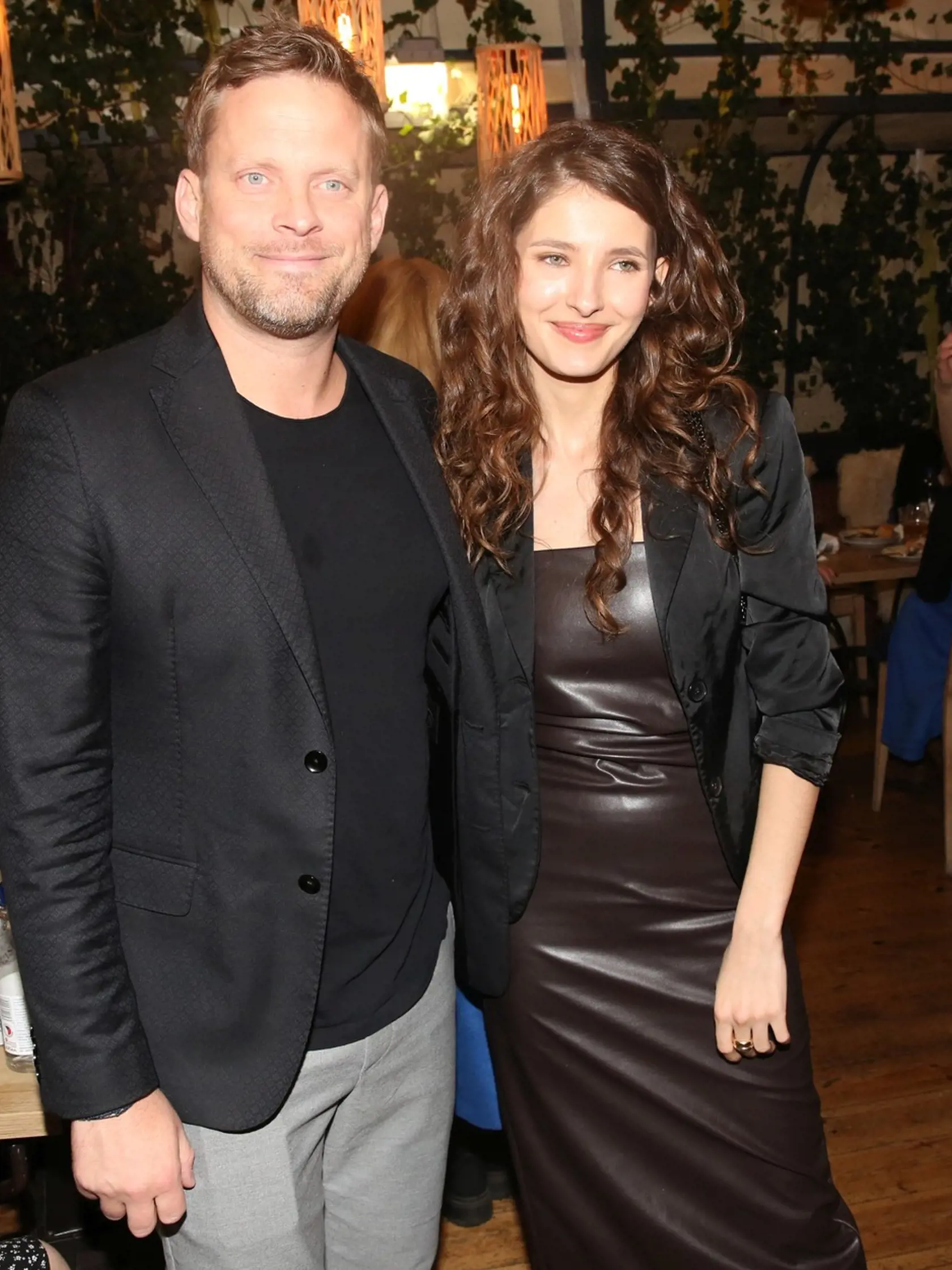 Jakub Prachař a Sara Sandeva na premiére jeho nového filmu