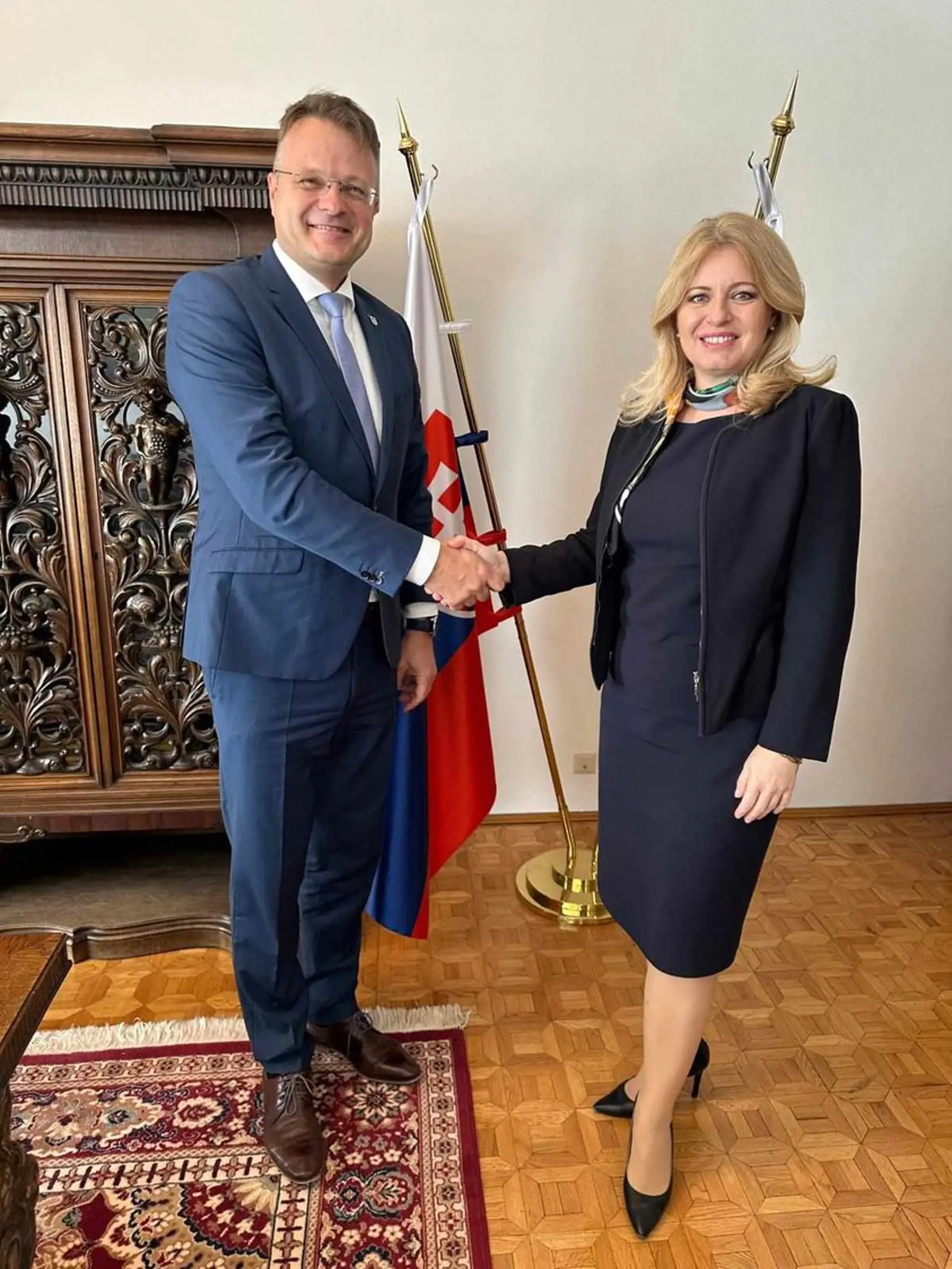 Zuzana Čaputová so starostom MČ Košice - Staré Mesto Igorom Petrovčíkom.