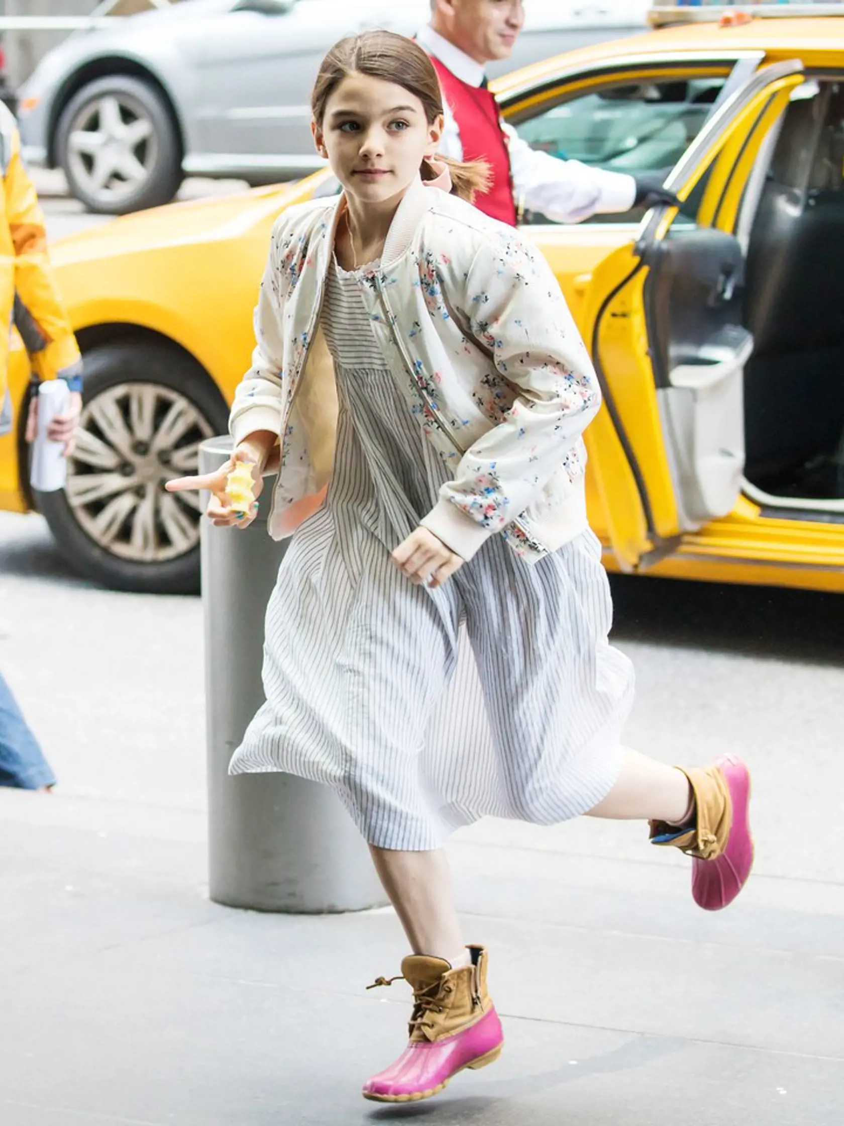 Suri Cruise sa nápadne podobá na svoju mamu Katie Holmes.