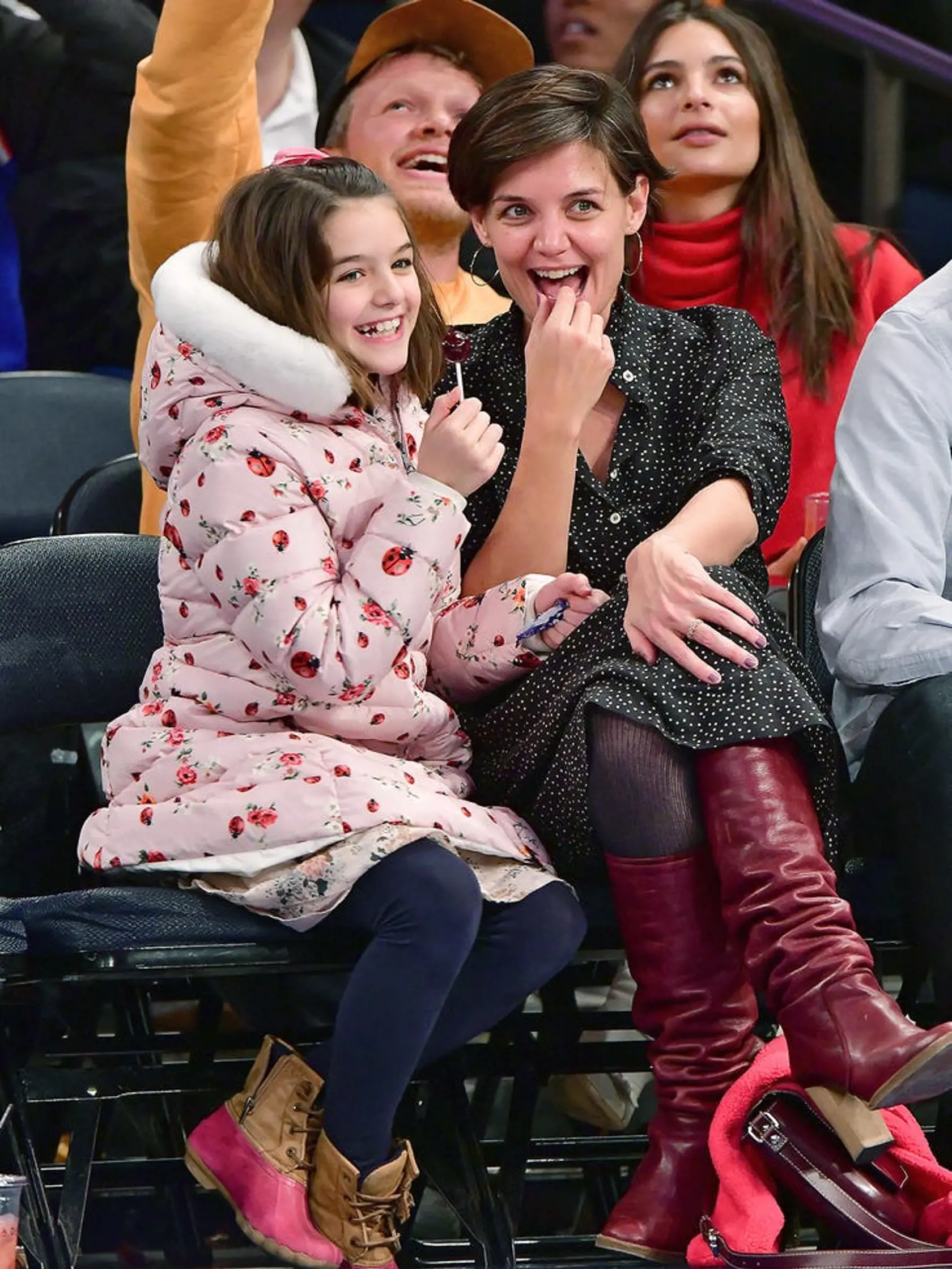 Suri Cruise sa nápadne podobá na svoju mamu Katie Holmes.