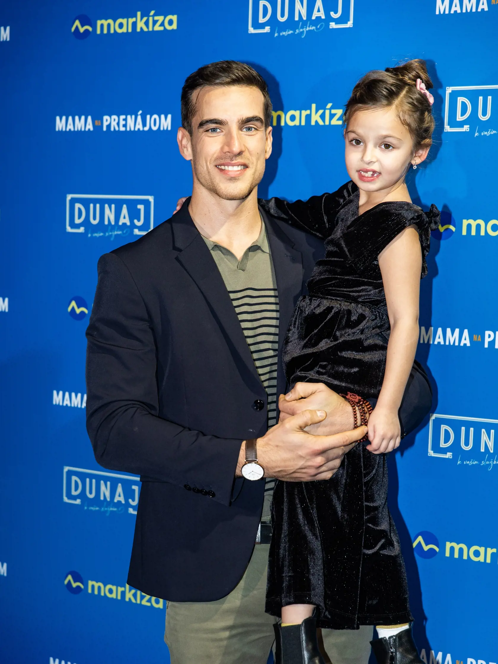 Slávnostné premietanie dvoch seriálov z produkcie súkromnej televízie v Bratislave. Na snímke Larisa Mižigar a Adam Bardy.