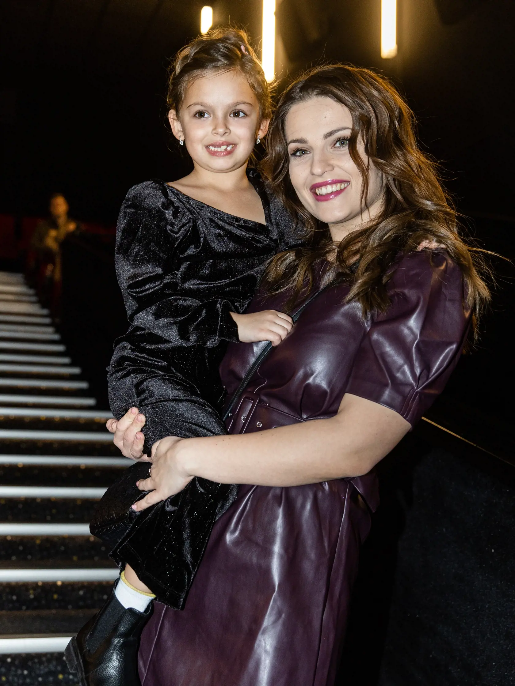 Slávnostné premietanie dvoch seriálov z produkcie súkromnej televízie v Bratislave. Na snímke Larisa Mižigar a Martina Zábranská.
