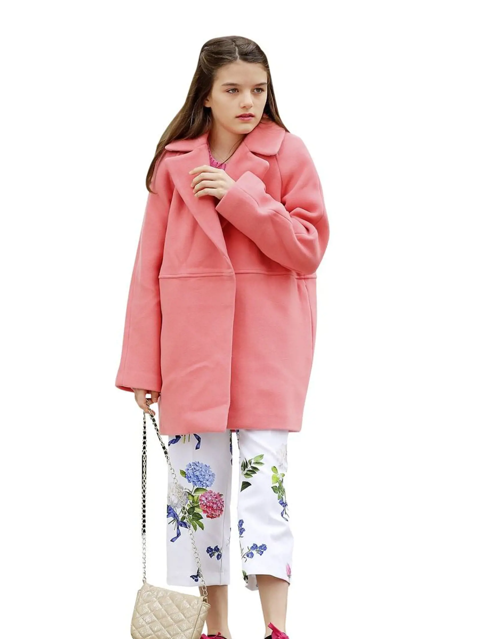 Vždy keď sa niekde ukáže so slávnou mamou Katie Holmes, obe sú hotovou pastvou pre oči.