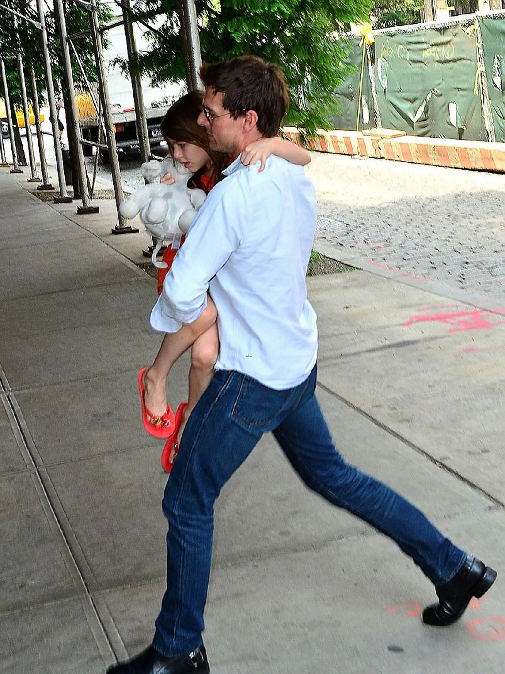 Tom Cruise a Suri Cruise.