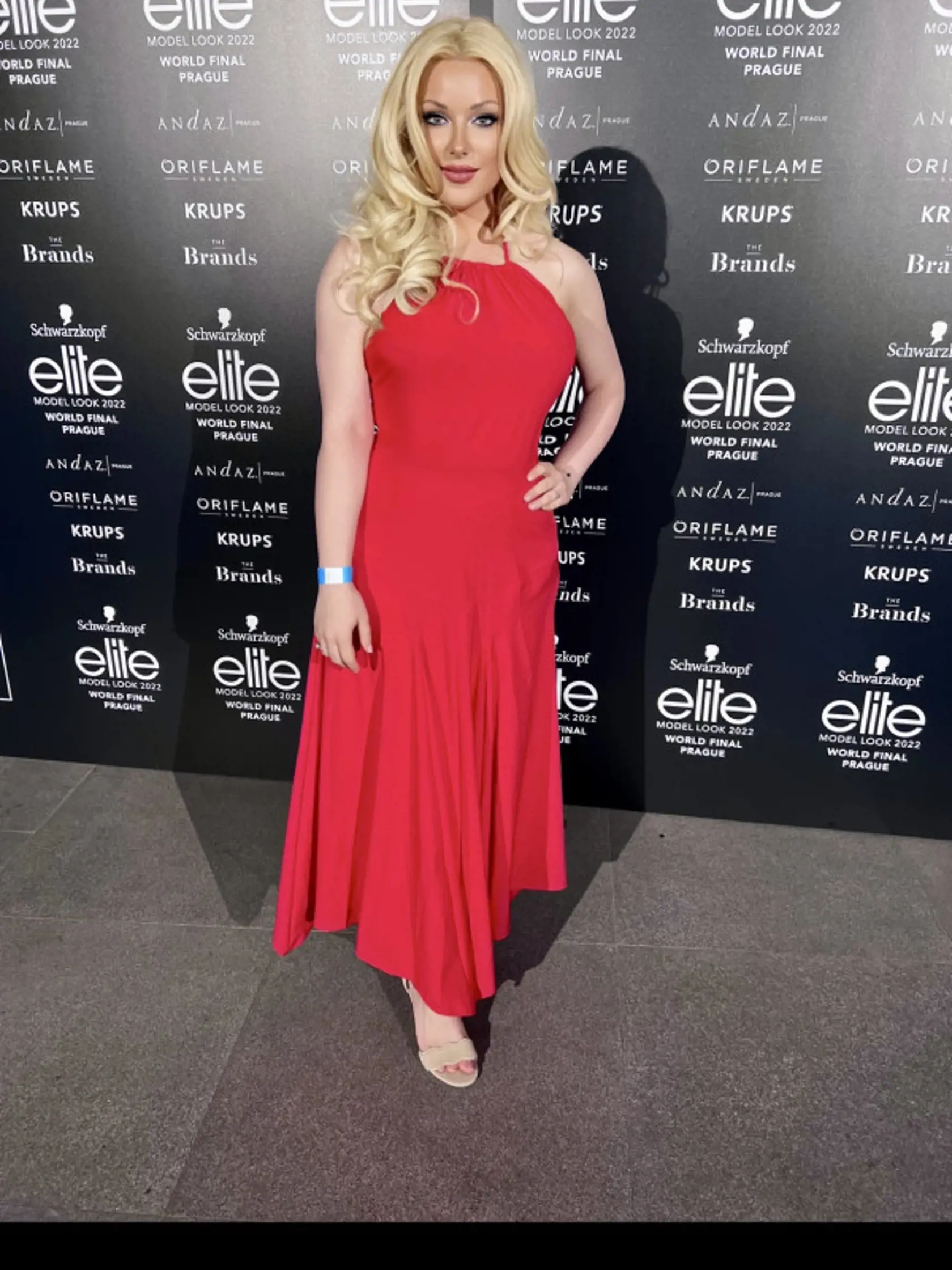 Influencerka a redaktorka expres.cz Anna-Marie Donkor hovorí, že Eva Pavlová sa v móde ešte hľadá – ale má na to byť novou ikonou.