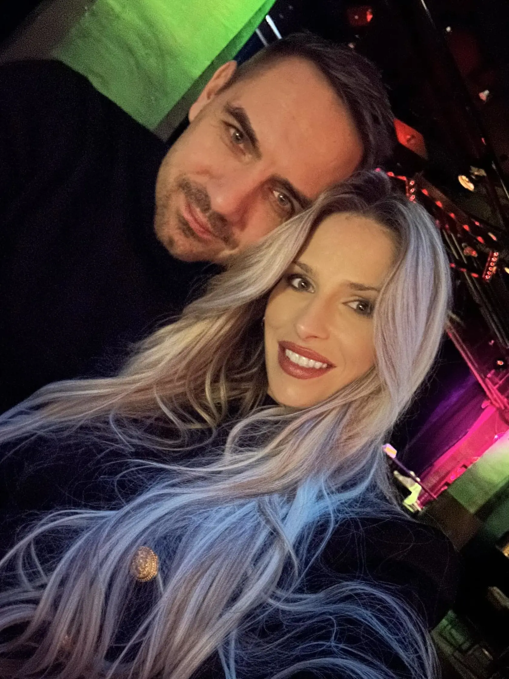 Gyimesi sa pochválil fotkou s touto sexi blondínkou. Je viac, než pravdepodobné, že ide o jeho novú lásku.