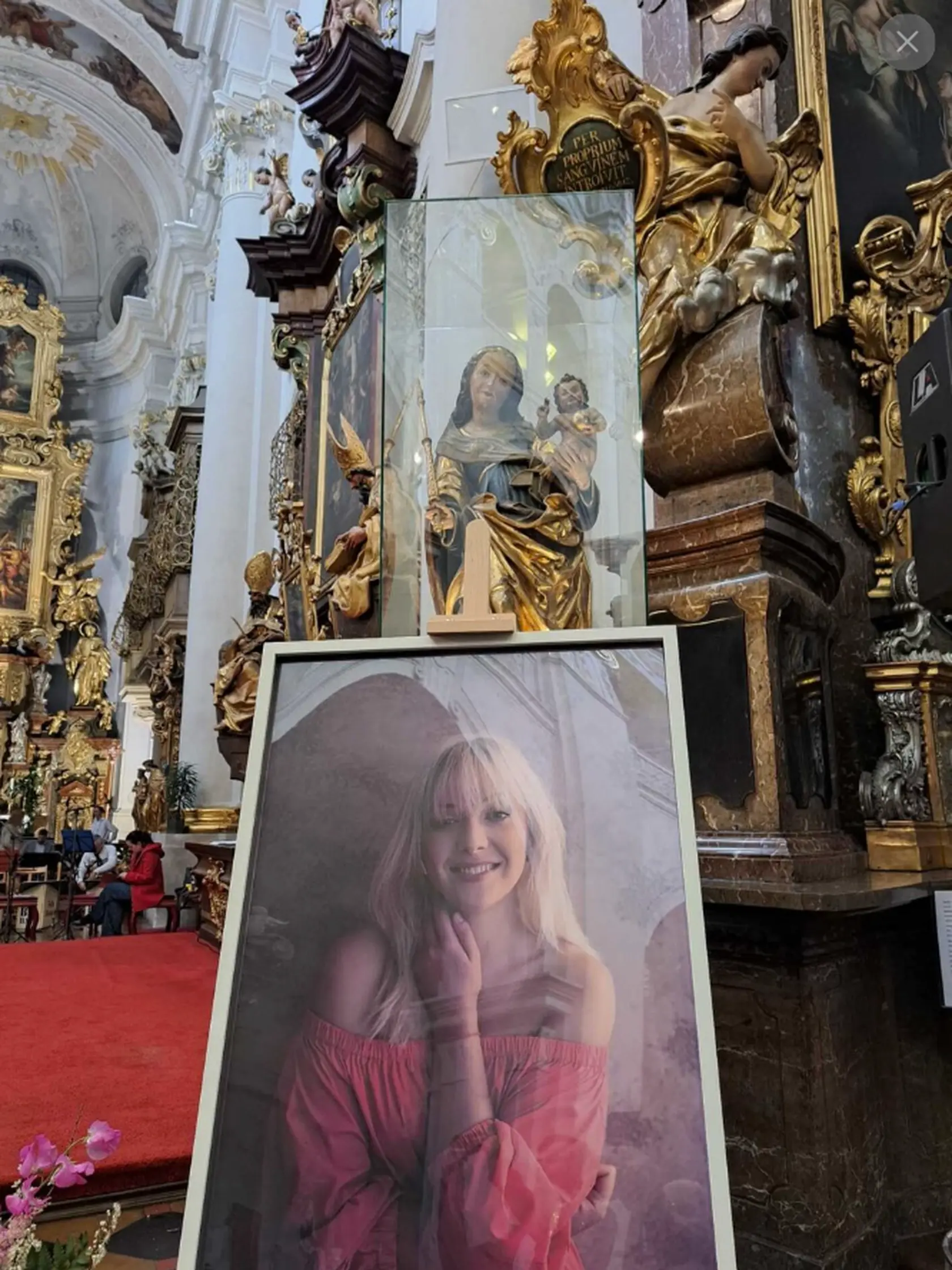 15. apríl 2025: Posledná rozlúčka s Aničkou Slováčkovou (†29) prebehla v kruhu rodiny a najbližších priateľov.