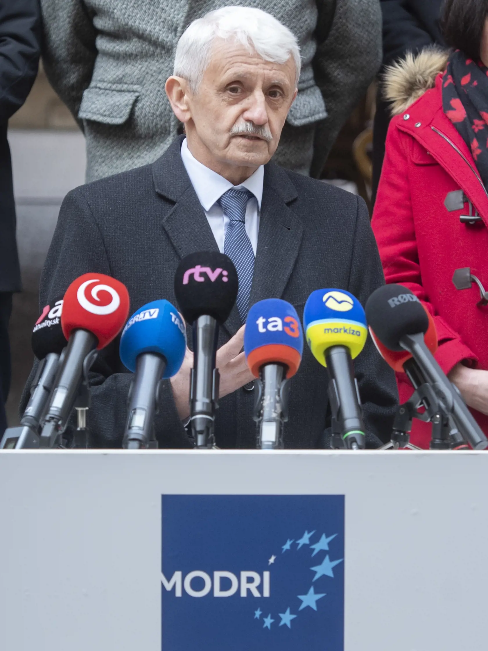 Na snímke Mikuláš Dzurinda ohlásil zber podpisov na vznik novej politickej strany Modrí 6. marca 2023 v Bratislave. FOTO TASR - Martin Baumann