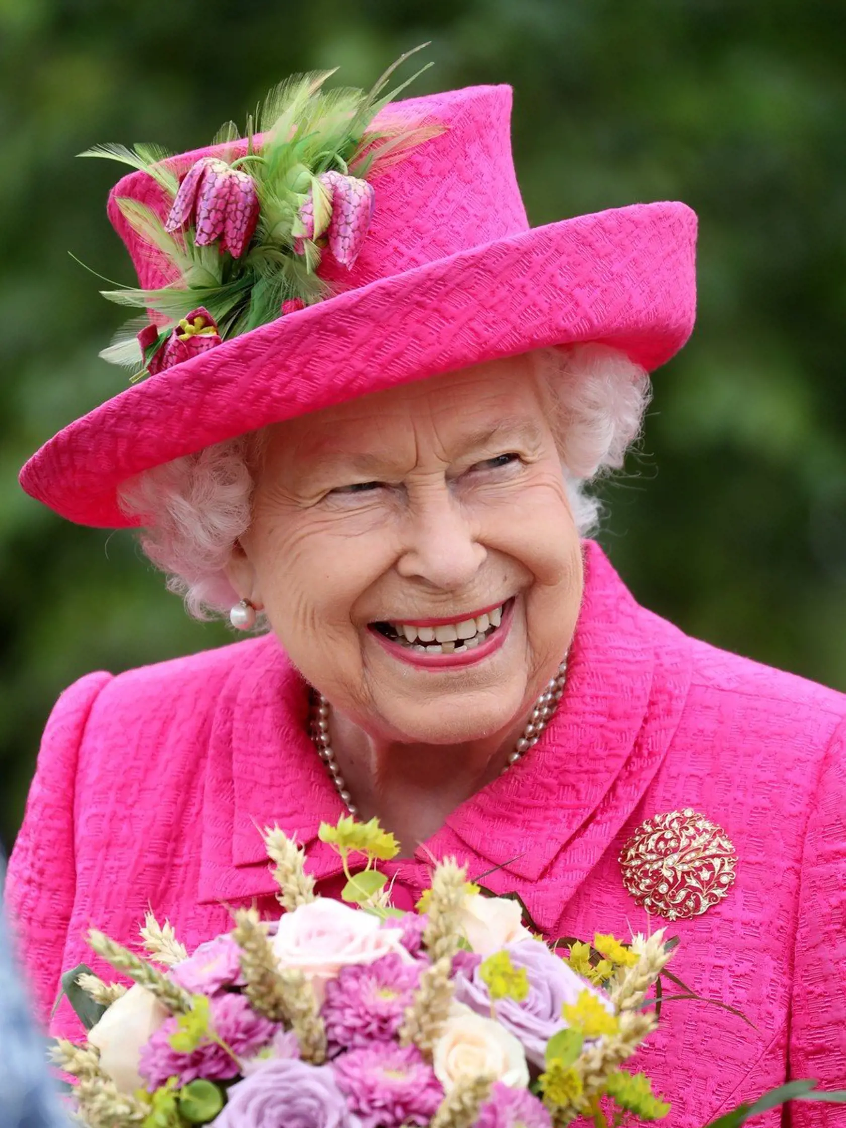 Alžbeta II. odmieta tolerovať spôsob, akým chce Meghan vychovávať Archieho.
