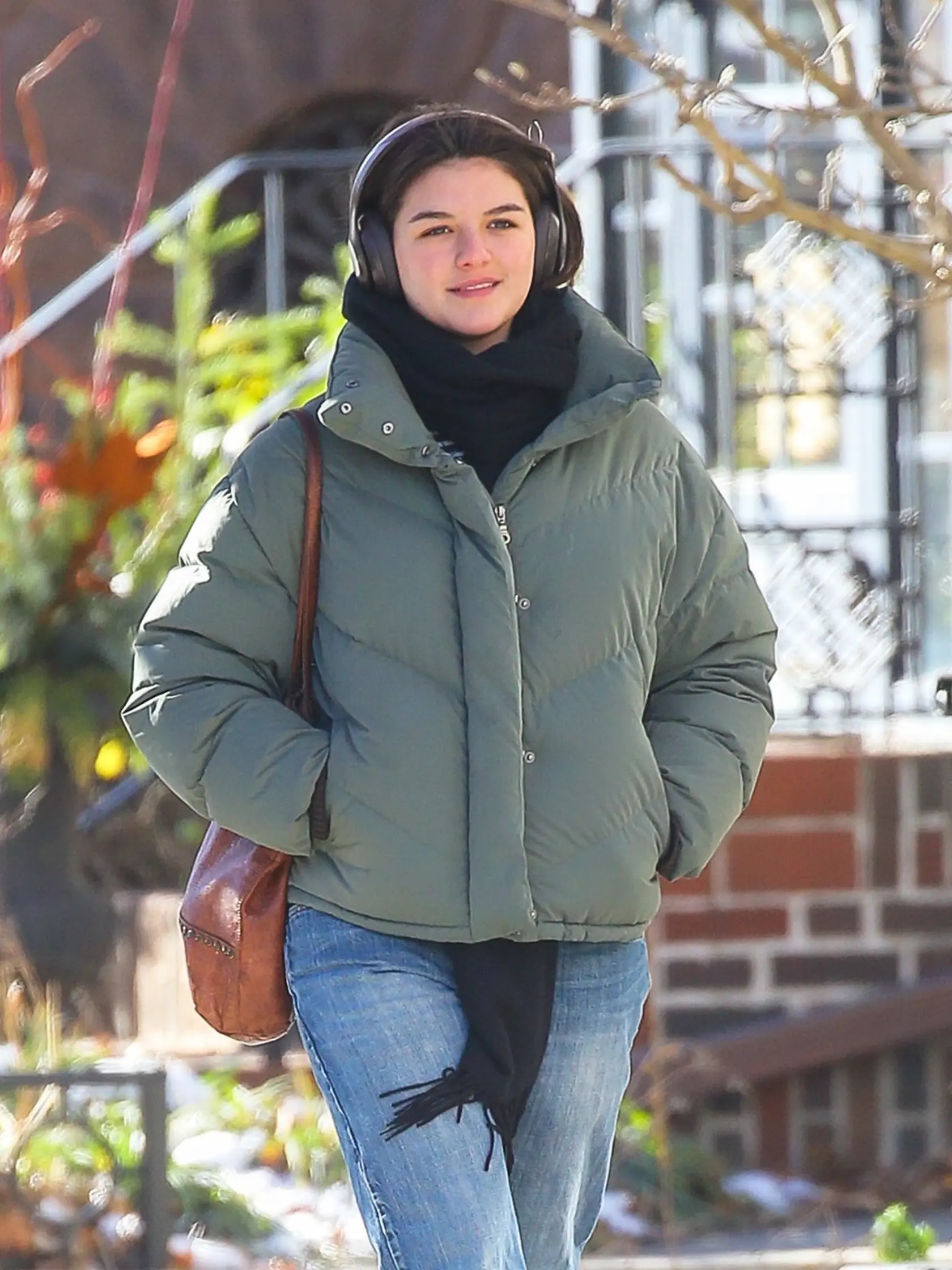 Suri na prechádze New Yorkom, jej krása púta na prvý pohľad.