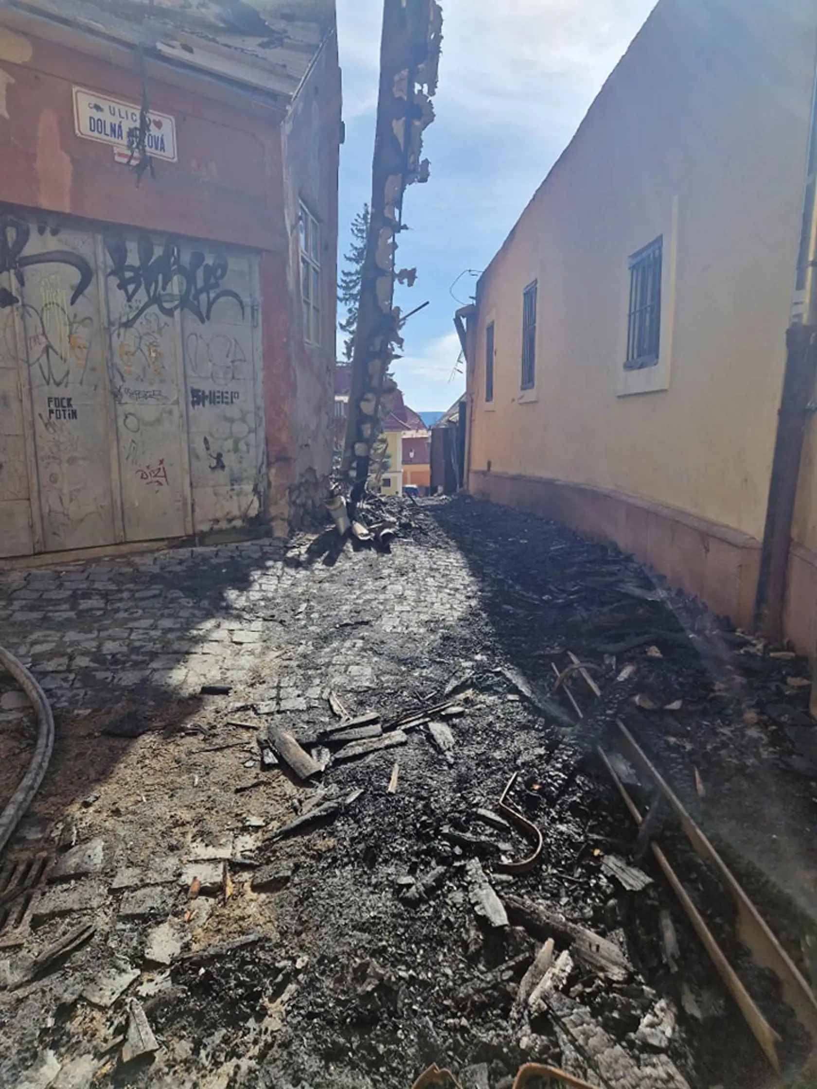 DEŇ PO: Následky požiaru v historickom centre Banskej Štiavnice.