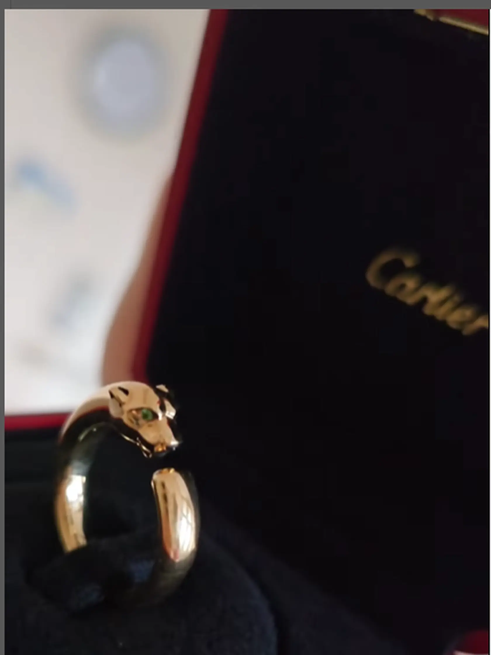 Lela Ceterová Vémola dostala za pôrod od manžela ikonický prsteň Cartier.
