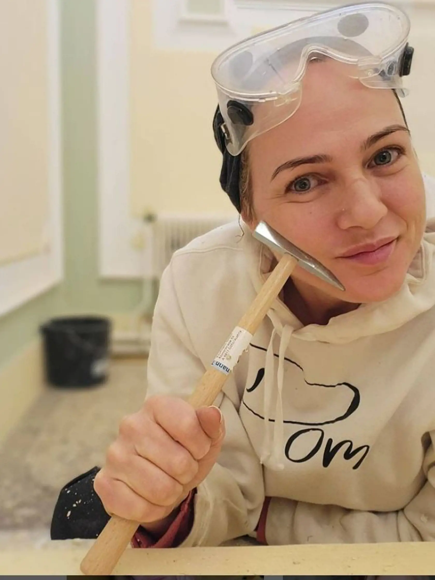 Adriana Poláková je doslova do voza aj do koča. Už niekoľkokrát dokázala, že nemá problém pracovať aj manuálne.