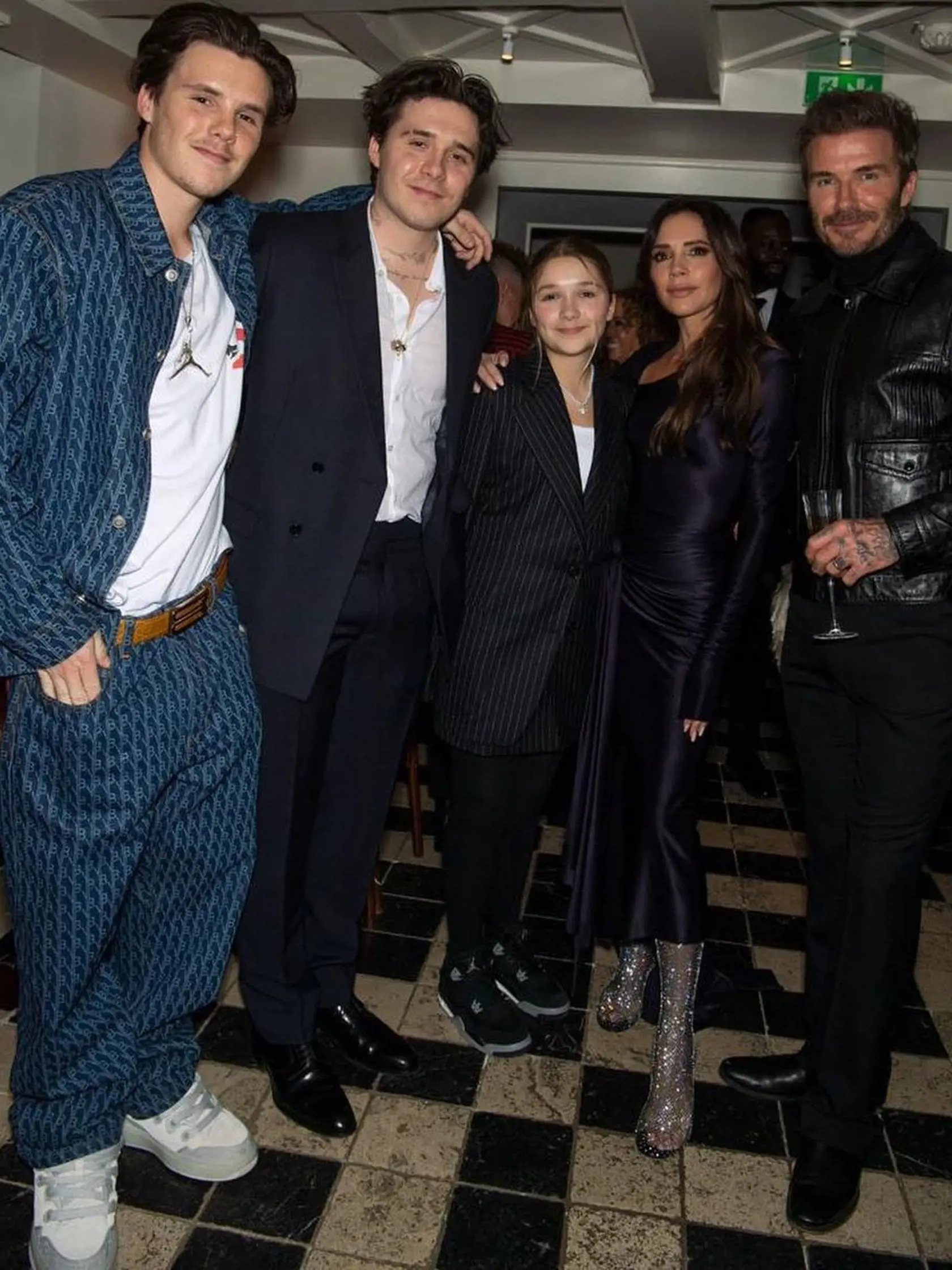 Victoria Beckham so svojou milovanou rodinou.