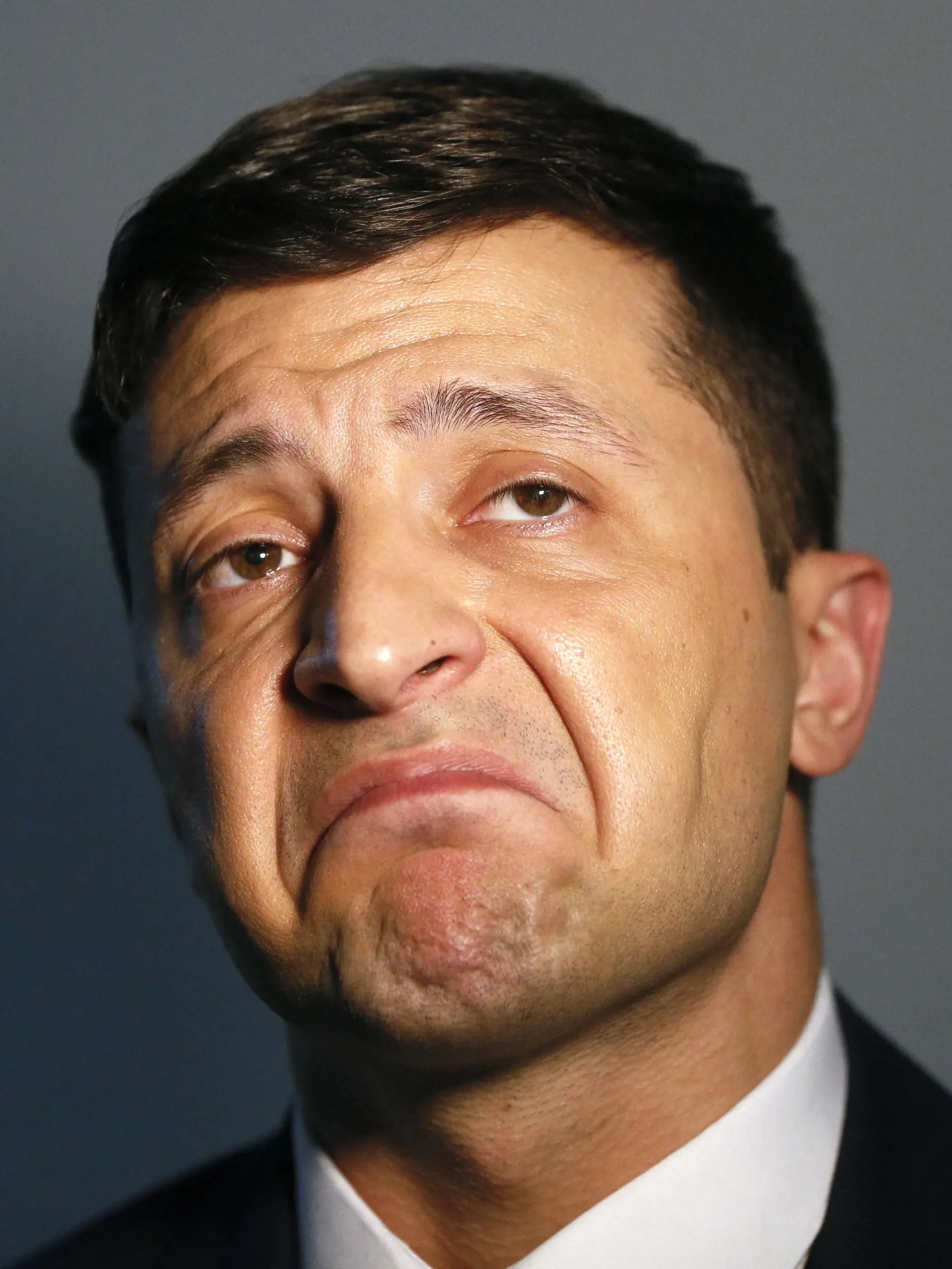 KK25 Kyjev - Populárny ukrajinský herec, komik a prezidentský kandidát Volodymyr Zelenskyj počas rozhovoru pre americkú tlačovú agentúru Associated Press v Kyjeve 6. februára 2019. FOTO TASR/AP
Ukrainian comedian and presidential candidate Volodymyr Zelenskiy is interviewed by The Associated Press, in Kiev, Ukraine, Wednesday, Feb. 6, 2019. Zelenskiy, who has taken the lead in Ukraineâ€™s presidential race, says his popularity reflects the public disillusionment with the nationâ€™s politicians. 
