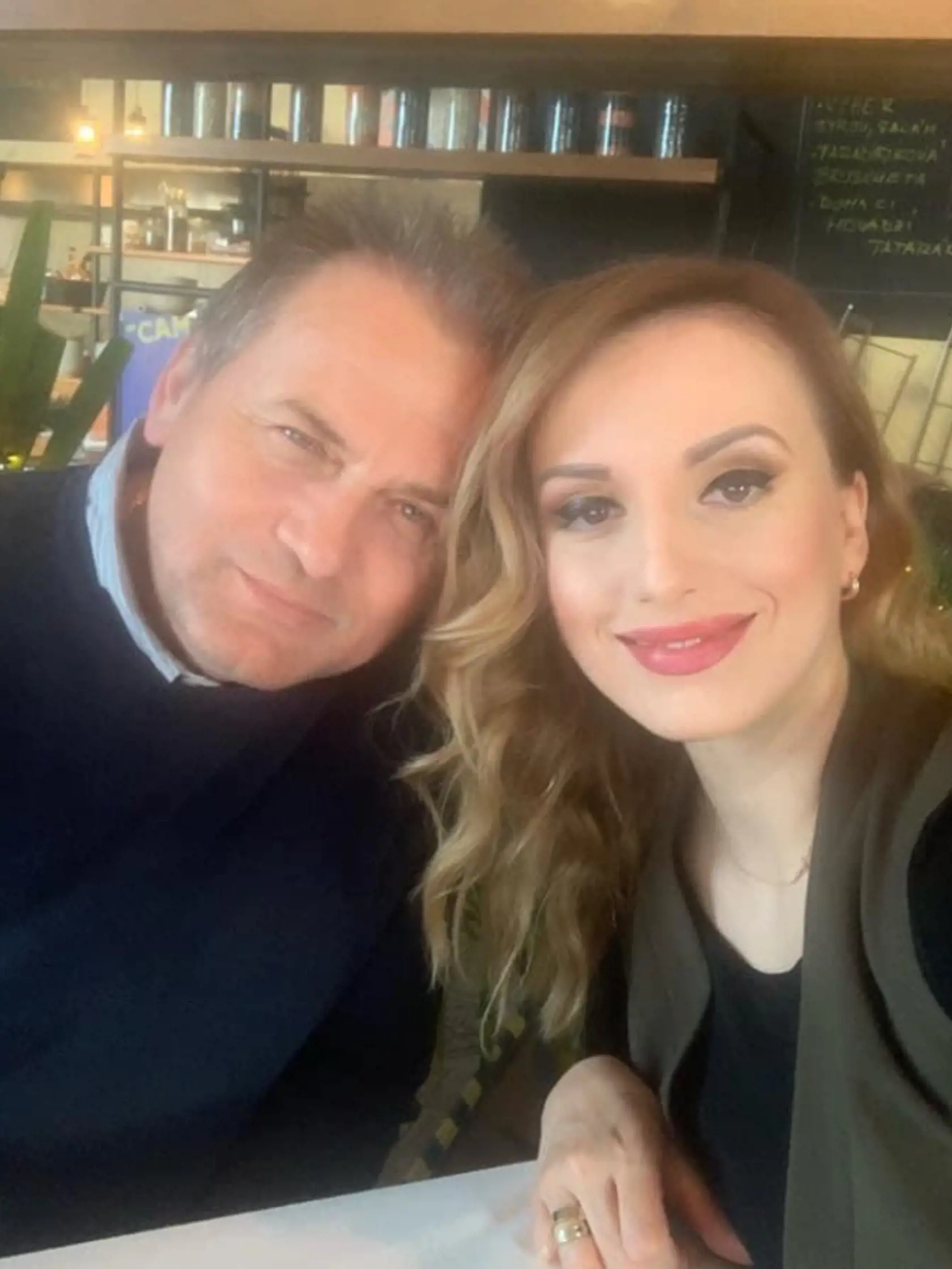 Manželka exšéfa Slovenskej informačnej služby (SIS) Vladimíra Pčolinského Adriana (41) so svojim otcom.