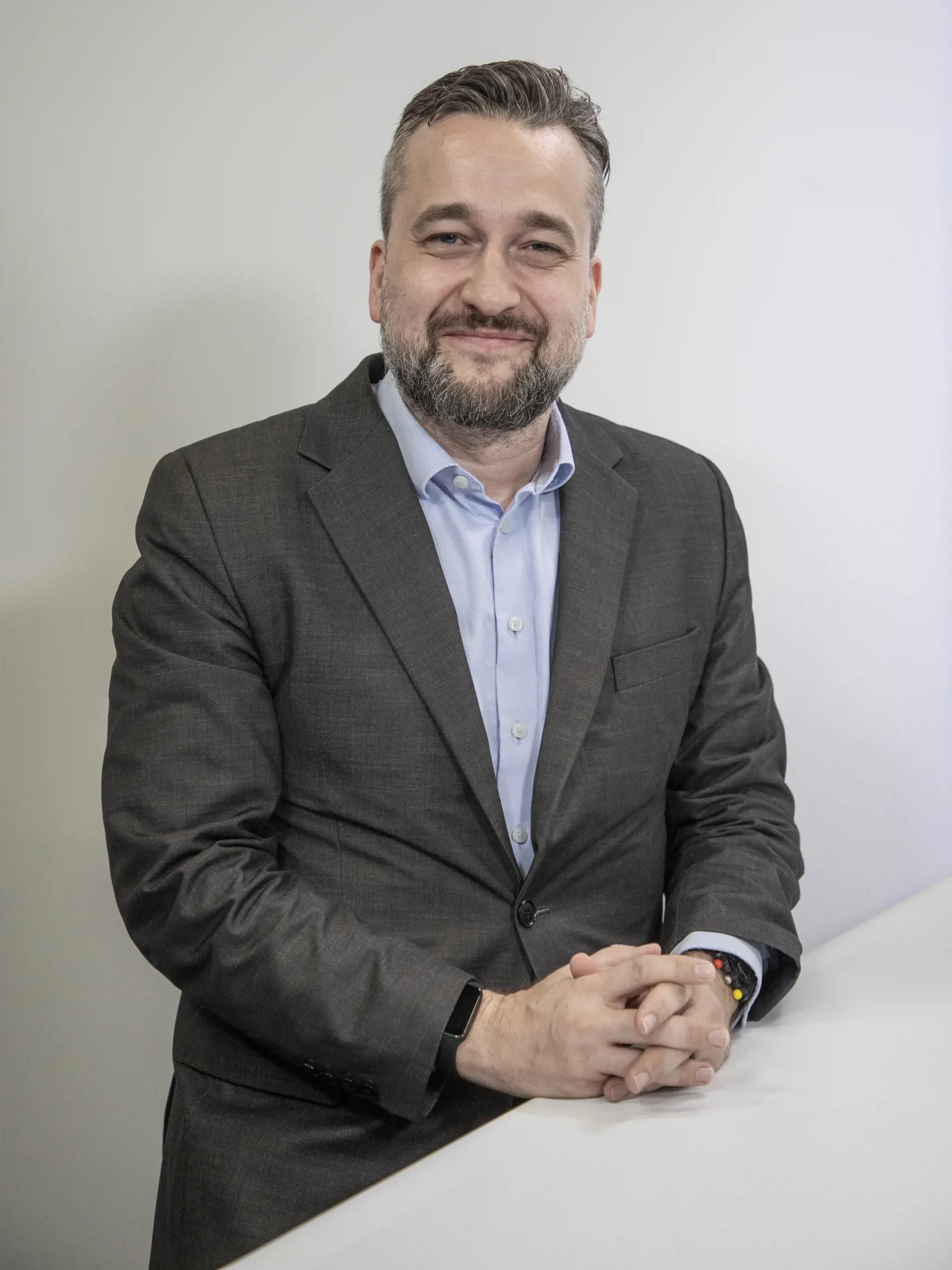 Podpredseda parlamentu Ľuboš Blaha upozornil na prácu Michala Šimečku.