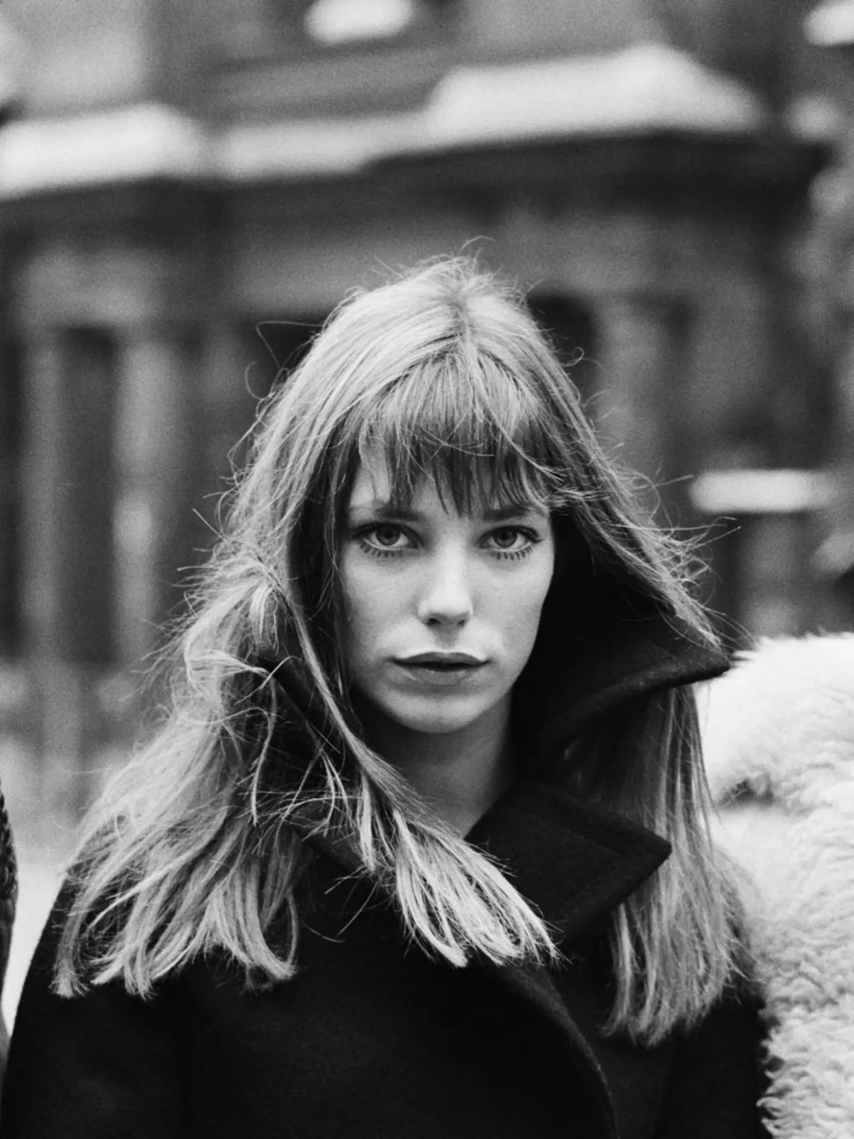 Veľké oči Jane Birkin podčiarkla zastrihnutá