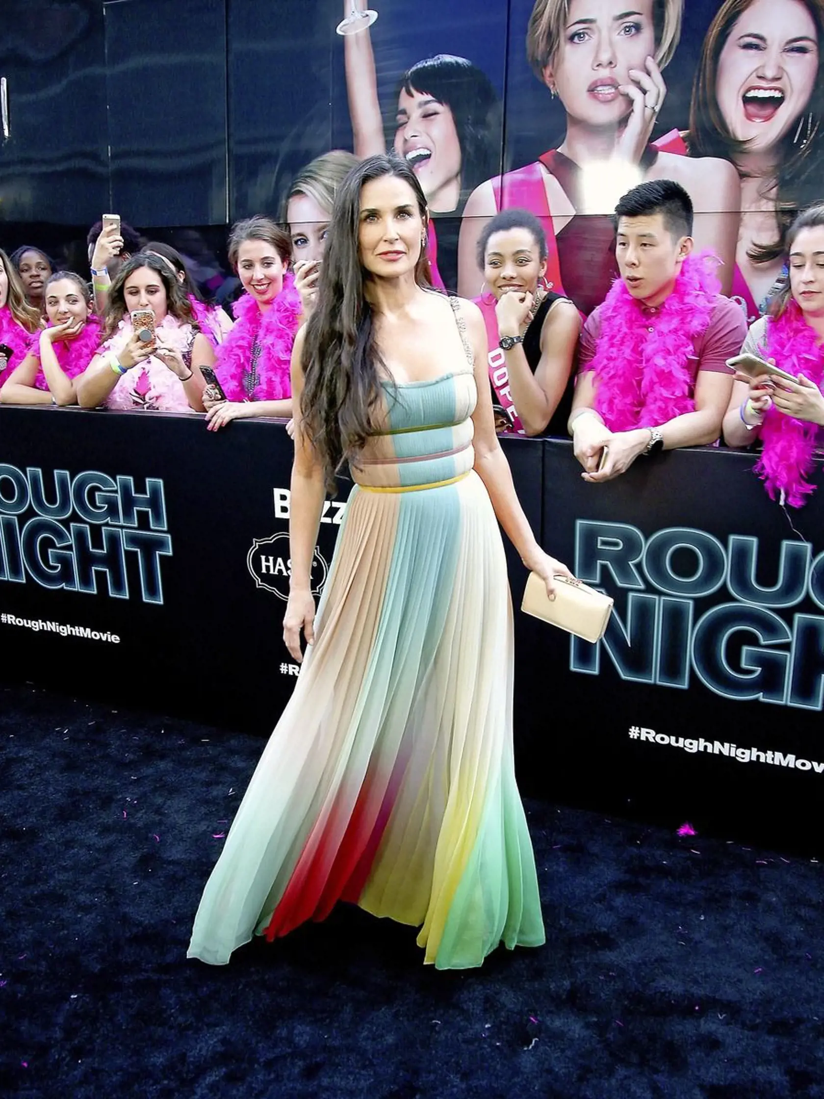 DEMI MOORE dnes. V knihe, ktorú písala deväť rokov, tvrdí, že sa duševne cíti konečne slobodná. „Vyslobodenie môžete nájsť iba v sebe,“ odkazuje.
