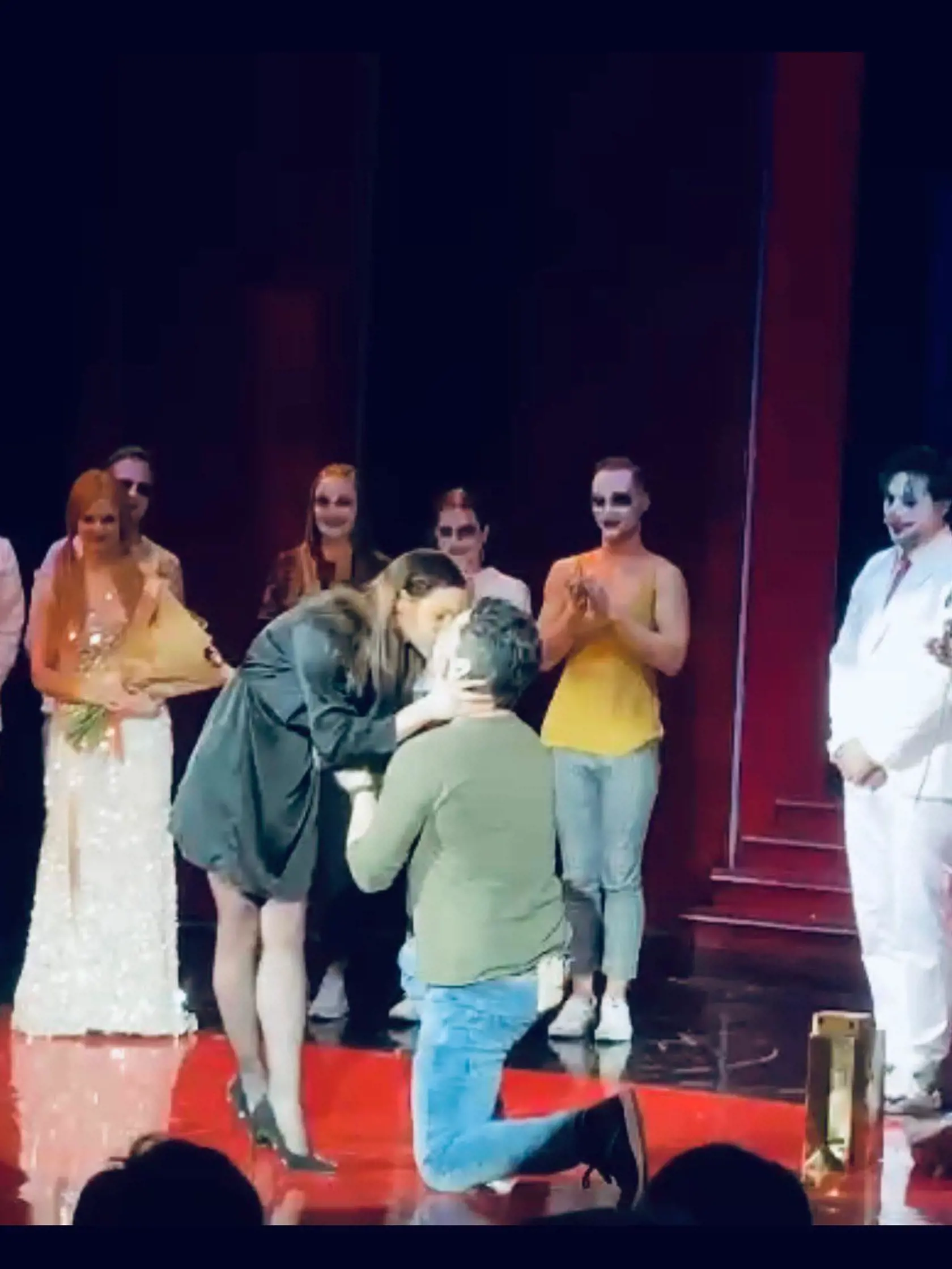 Herec Peter Makranský sa zasnúbil na derniére muzikálu Turandot.