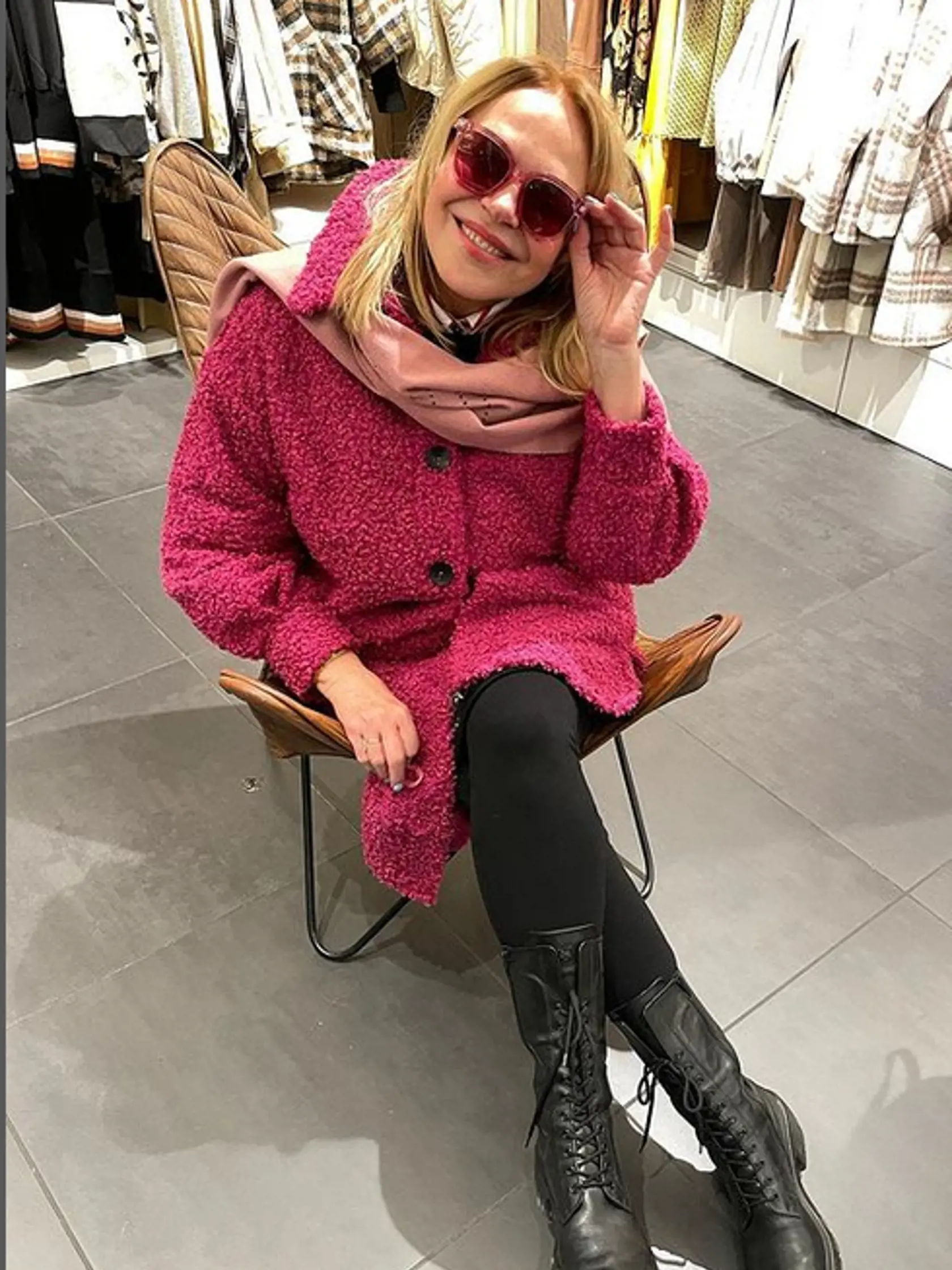 Dagmar Havlová sa oblieka a upravuje výborne.