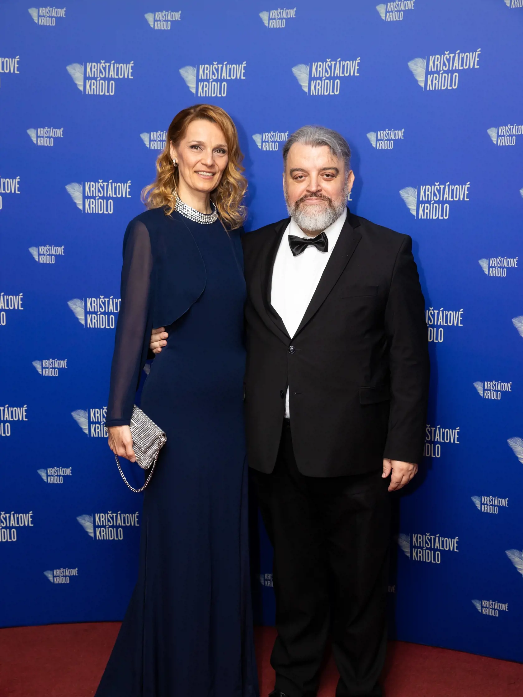 Bývalý poradca premiéra Roberta Fica (Smer) Eduard Chmelár sa taktiež objavil na udeľovaní prestížnych cien Krištáľového krídla.