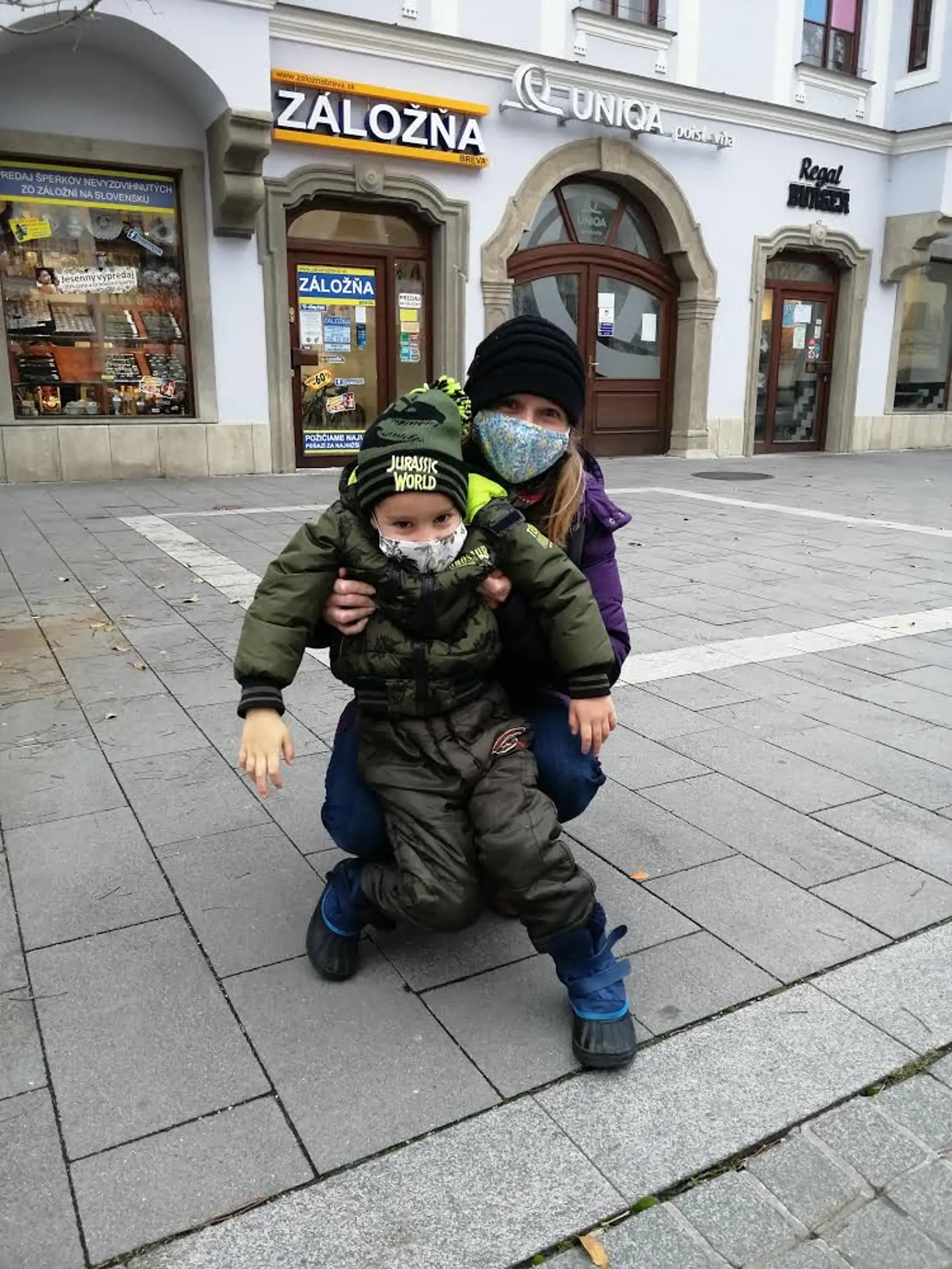 Ja som za to, aby sa deti vrátili do škôl až v januári, mieni Mária (31) z Trnavy.