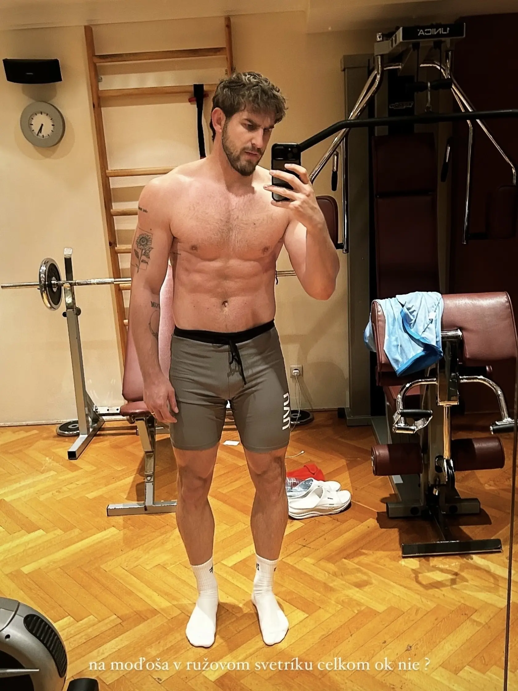 Marek Polomský (29) ukázal postavu v posilňovni.