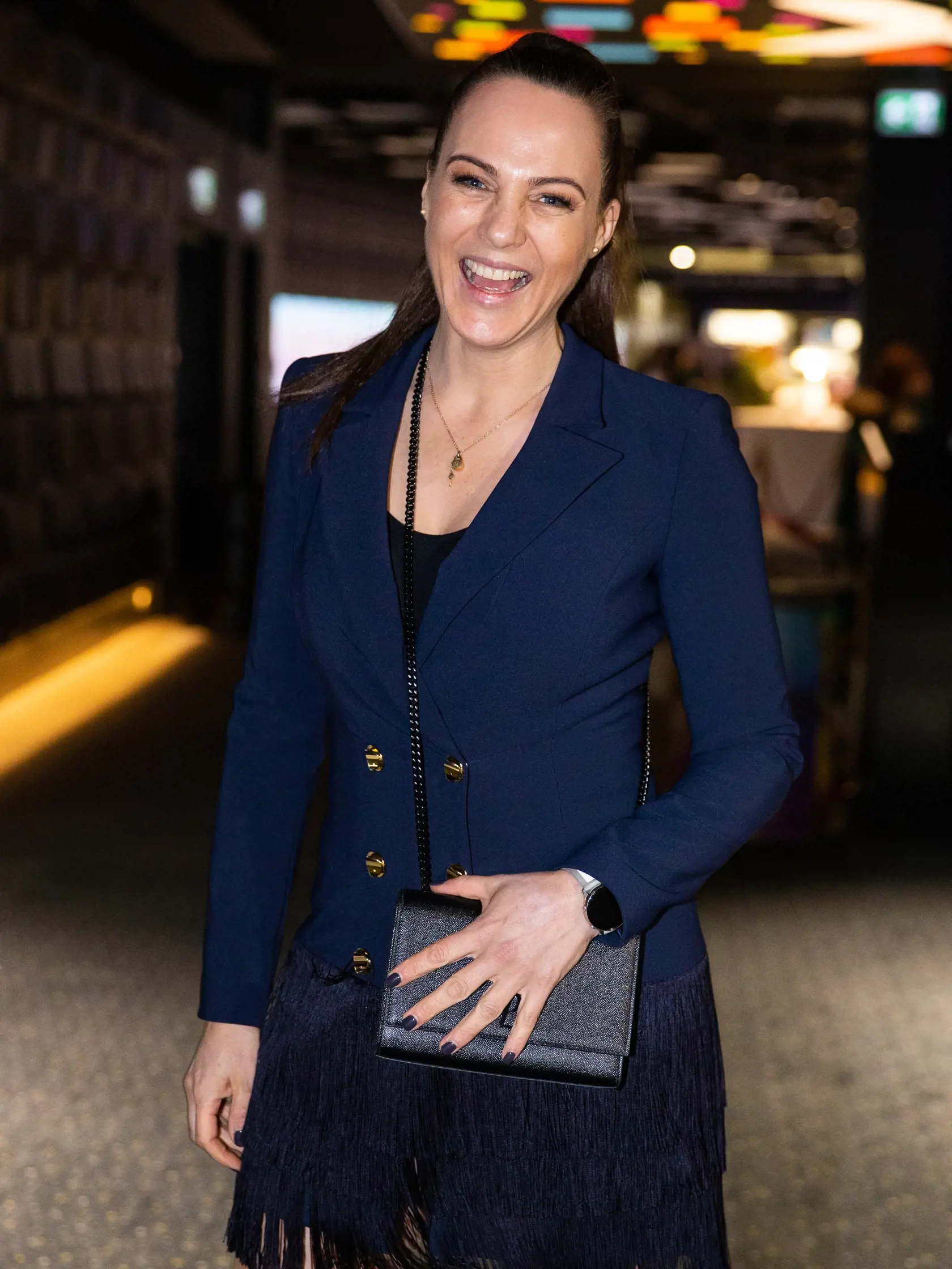 Moderátorka Adriana Poláková prichádza na premiéru filmu do jedného z bratislavských kín.
