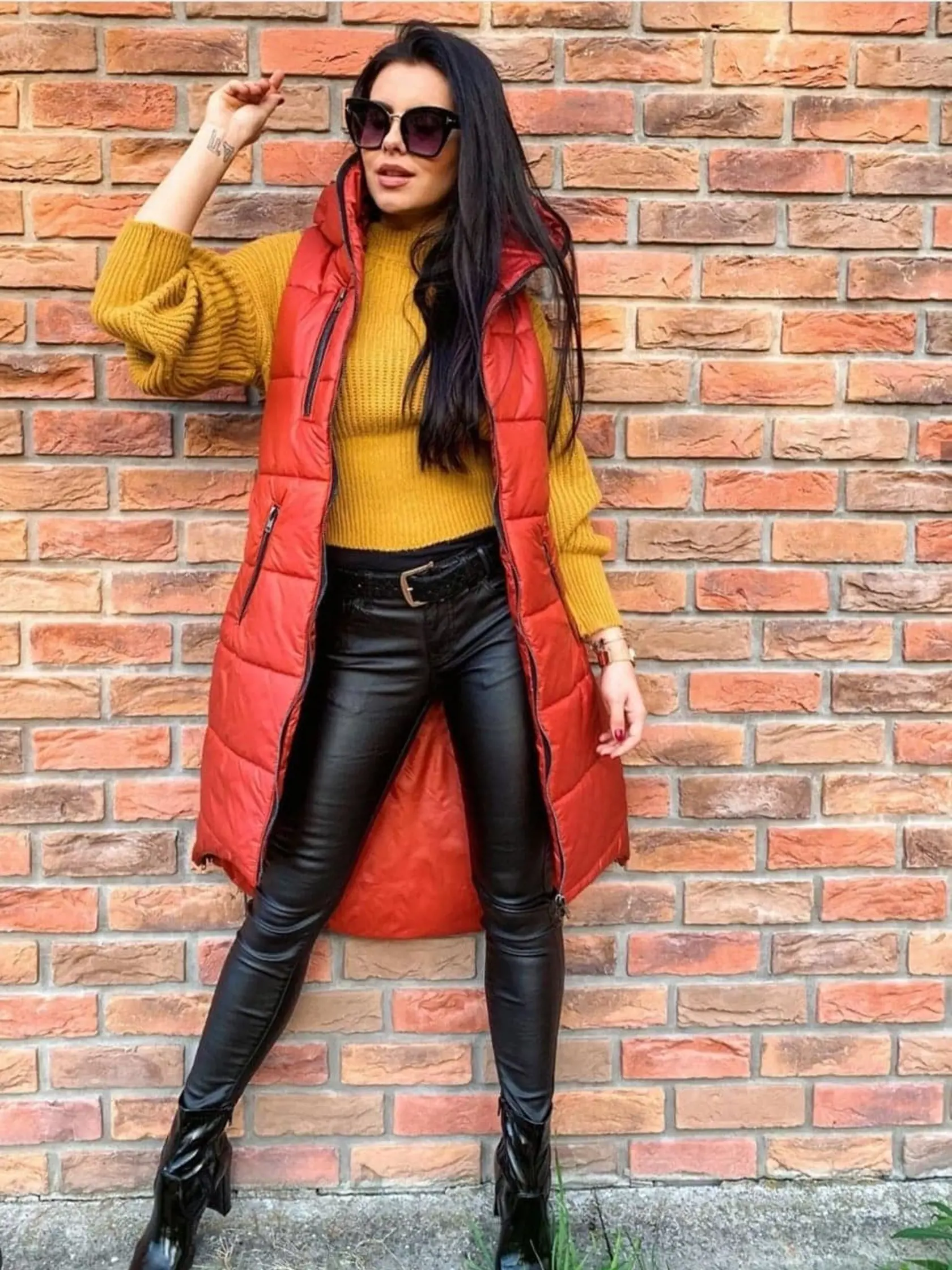 Svojho času preslávená v reality show Farma, dnes známa youtuberka ktorá sa orientuje najmä na líčenie - Jana Hrmová.