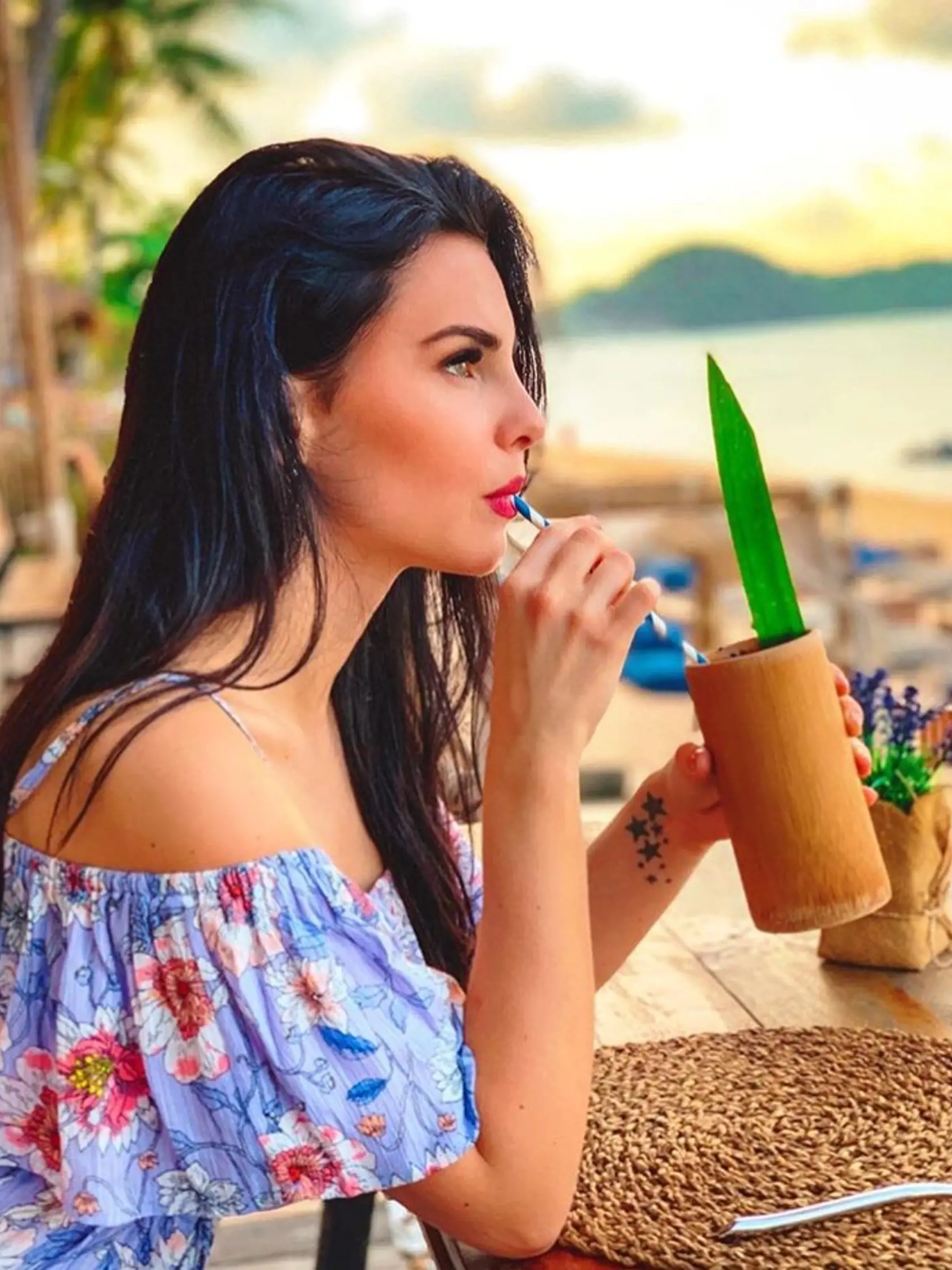 Beauty youtuberka, influencerka a bývalá účastníčka reality show Farma trávi posledné dni v ďalekom zahraničí na  rozprávkových plážach. 