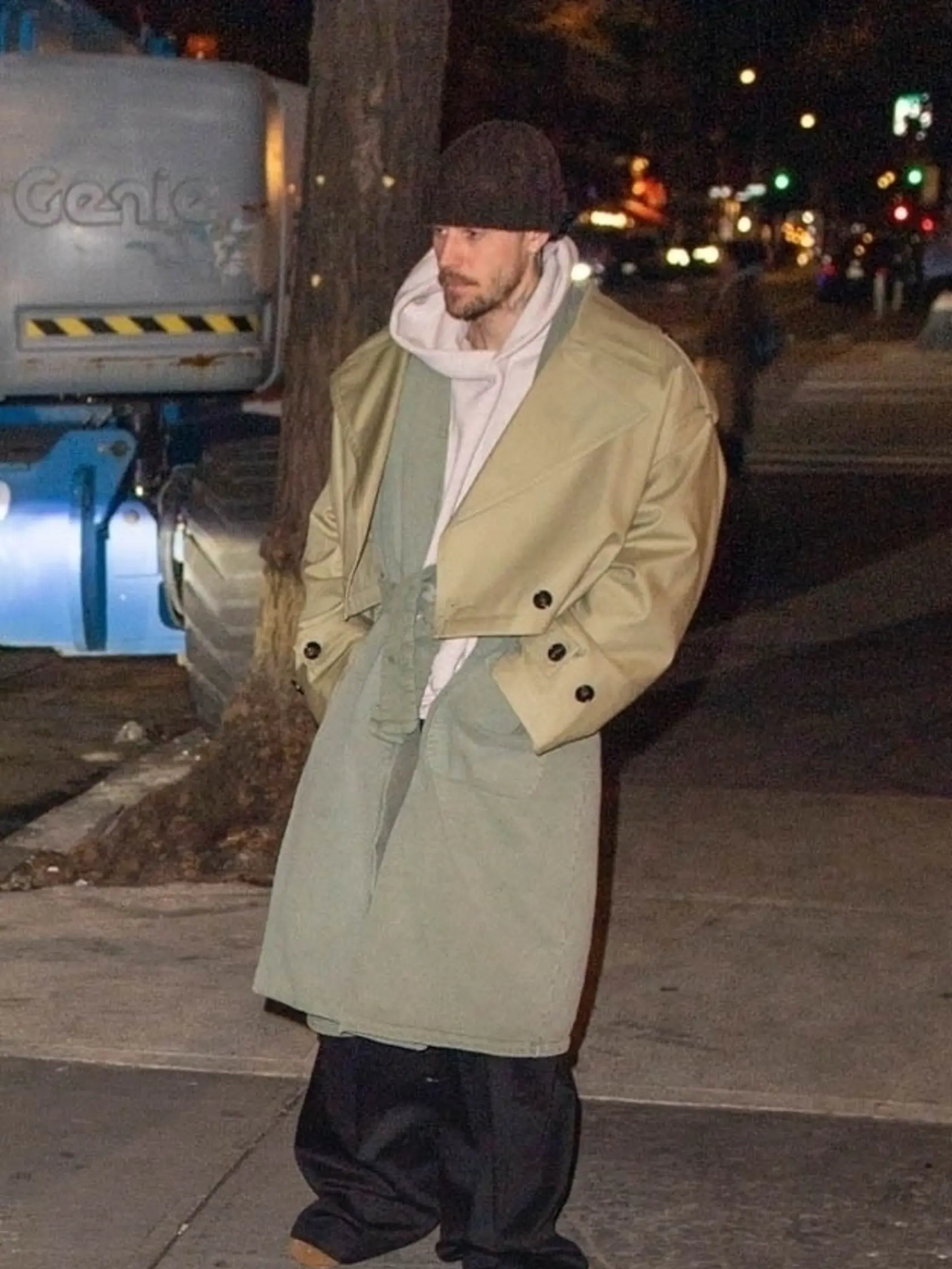 Spevák Justin Bieber je kráľom oversize módy.
