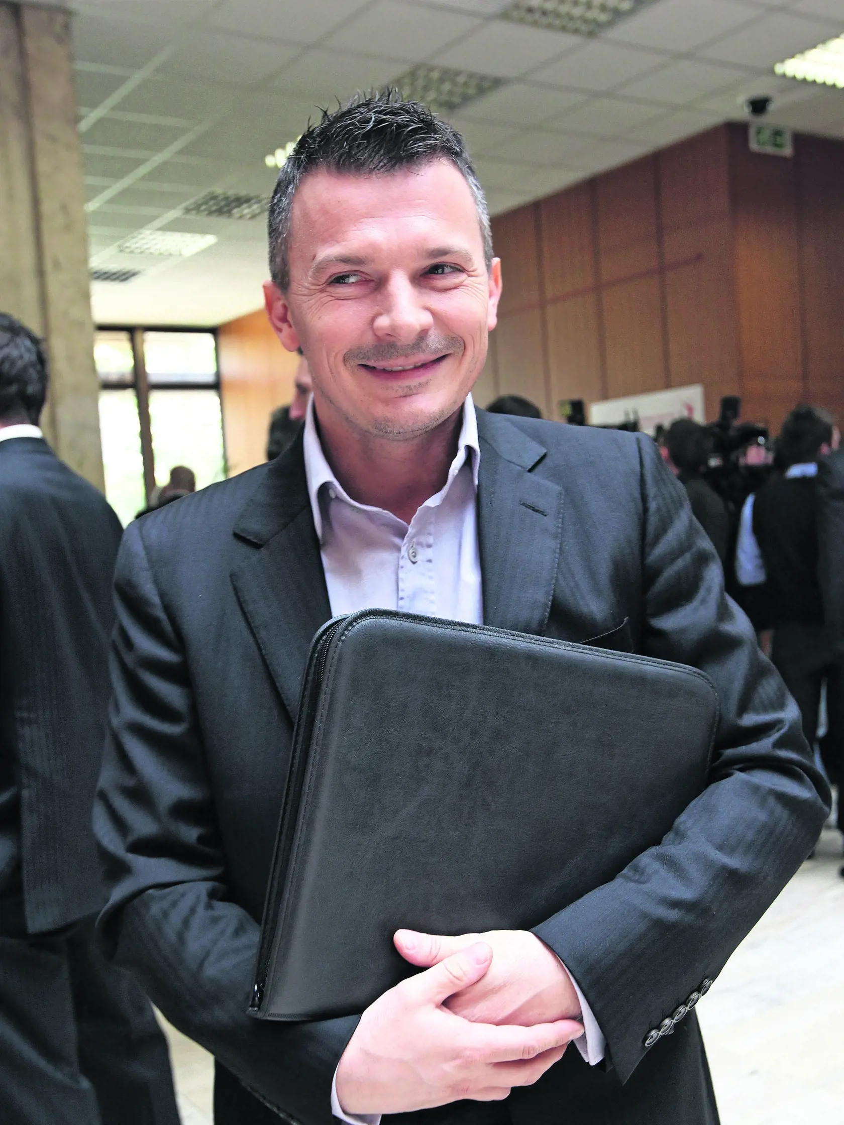 Stavba sa začala, keď ministerstvu dopravy šéfoval Ján Počiatek. Tunel mal byť dokončený ešte v roku 2019.