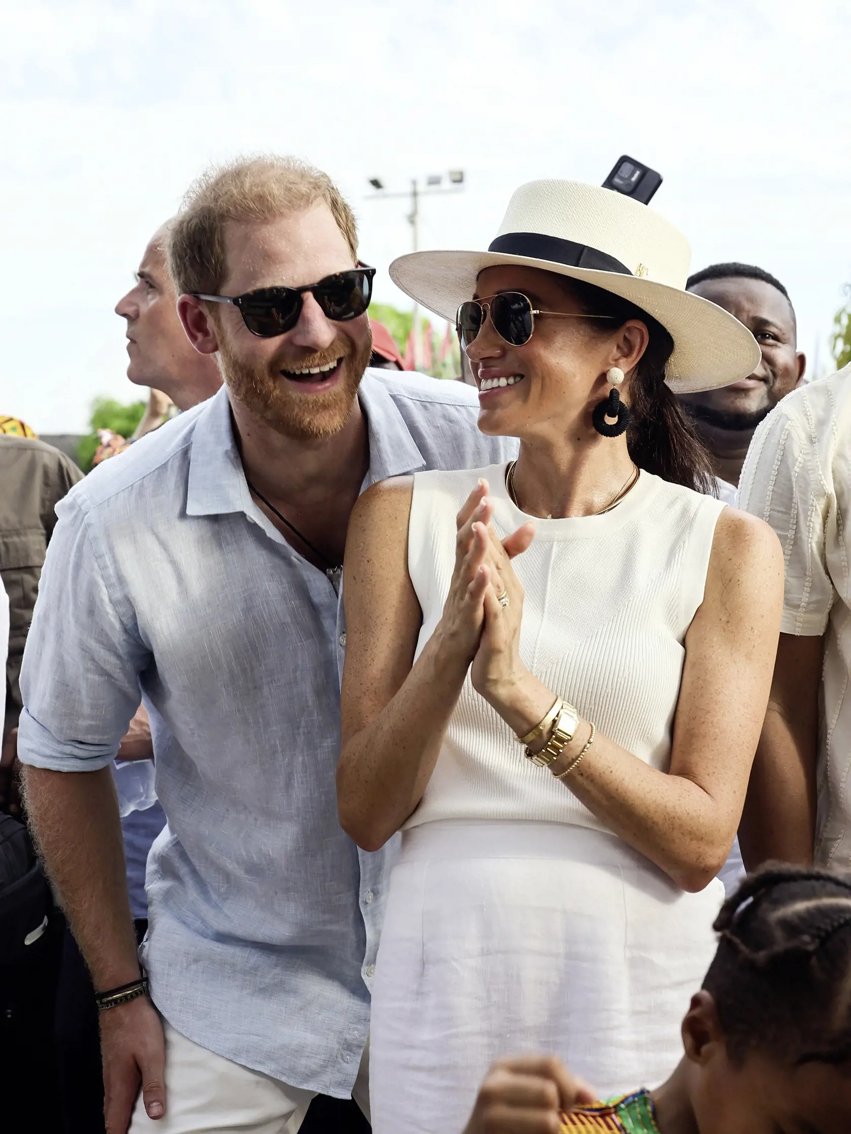 Princ Harry s manželkou, vojvodkyňou Meghan majú dôvod na úsmev. Svoje portfólio nehnuteľností mali rozšíriť o dom v Portugalsku.