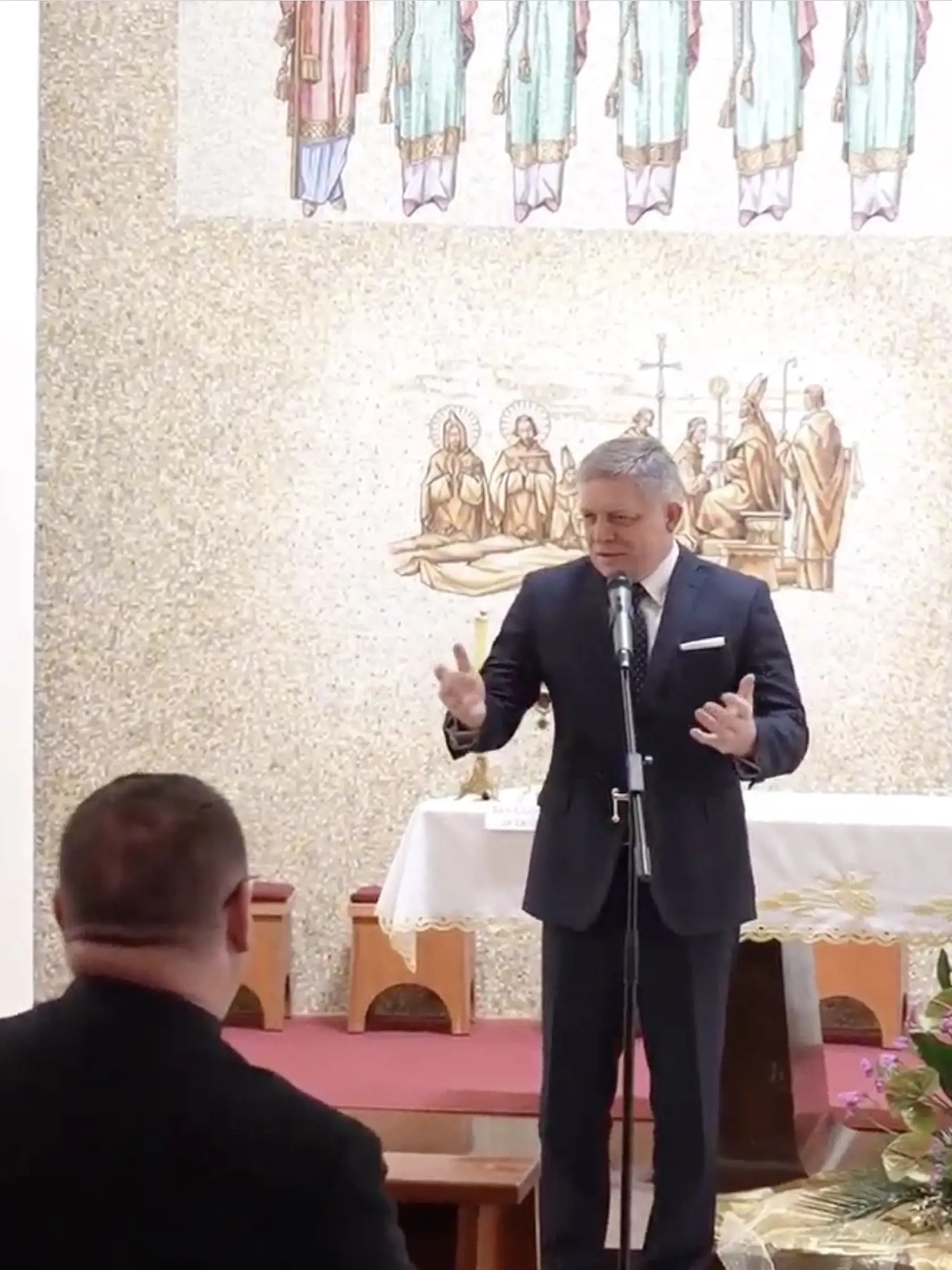 Premiér Robert Fico navštívil v Ríme aj Pápežský slovenský ústav a kolégium sv. Cyrila a Metoda, kde sa oboznámil s činnosťou tejto inštitúcie.