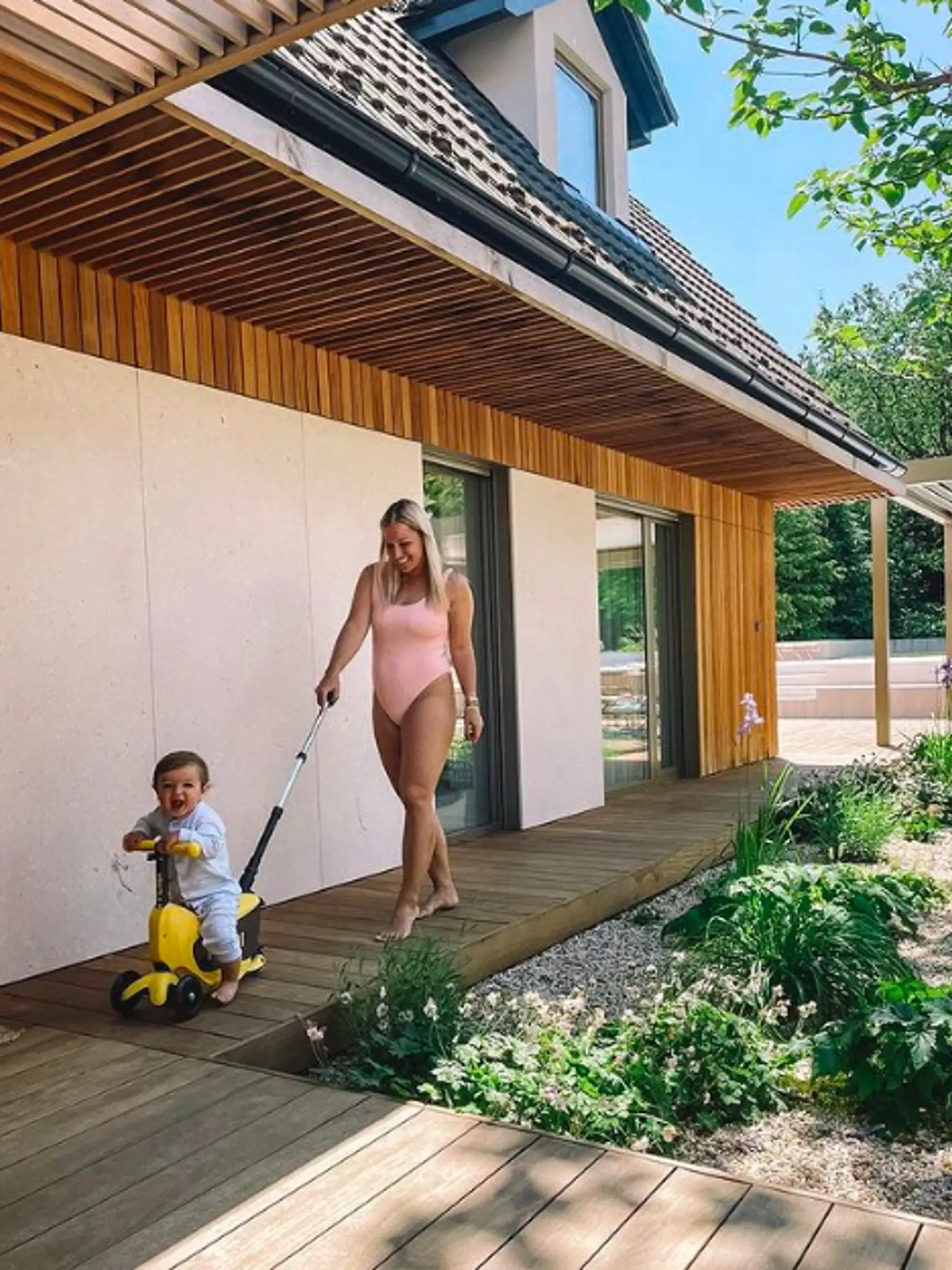 Cibulková má spoločne s manželom na Záhorí luxusnú chatu, ktorá je plná zelene a chodia tam relaxovať.
