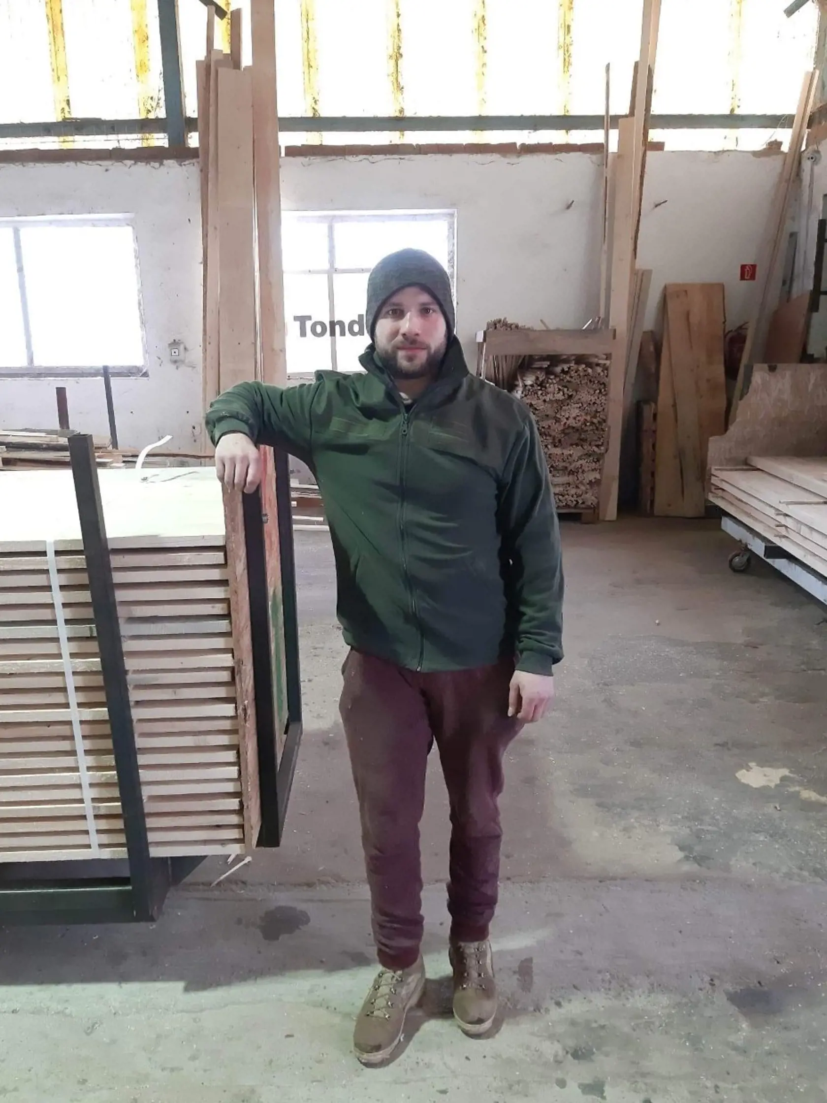 Adam (29) Šintava – Podľa mňa sobota na nákup bohate stačí. Nech chodia ľudia v nedeľu radšej do prírody a na výlety, nech športujú a oddychujú.