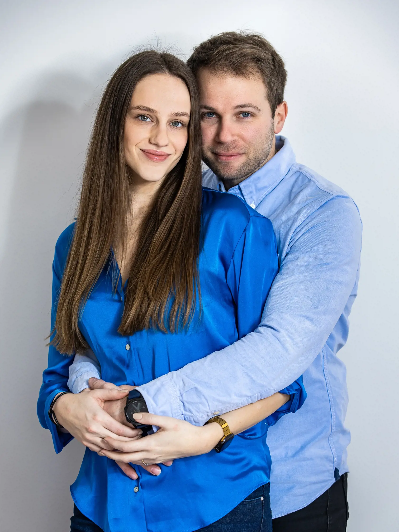 Spevák Tomáš Bezdeda so snúbenicou Ivanou v Žiline.