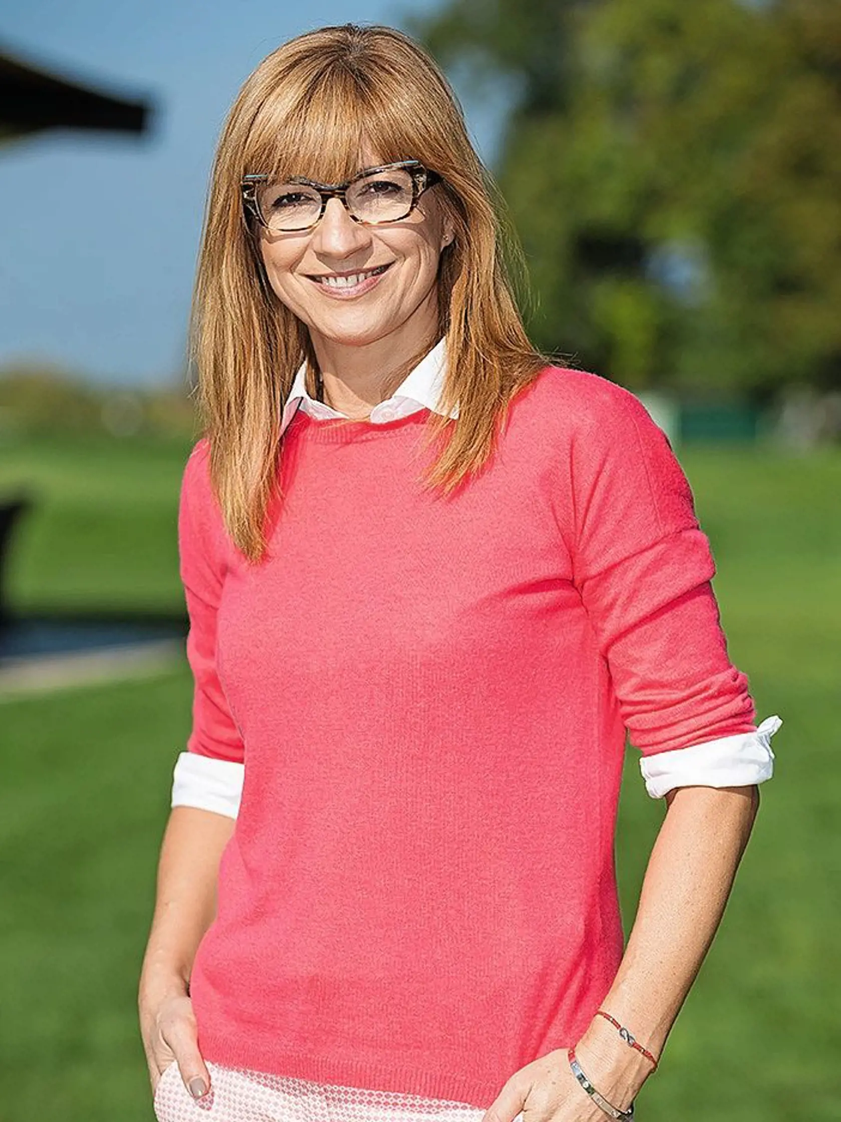 Jarmila Lajčáková-Hargašová (51): Na bezlepkovú stravu nastavila celú rodinu po tom, ako celiakiu v sedemnástich rokoch diagnostikovali staršej dcére Vanesse. Jedlá nezahusťuje, koláče pečie zo špeciálnej múky a doma si robia aj vlastné klobásky.