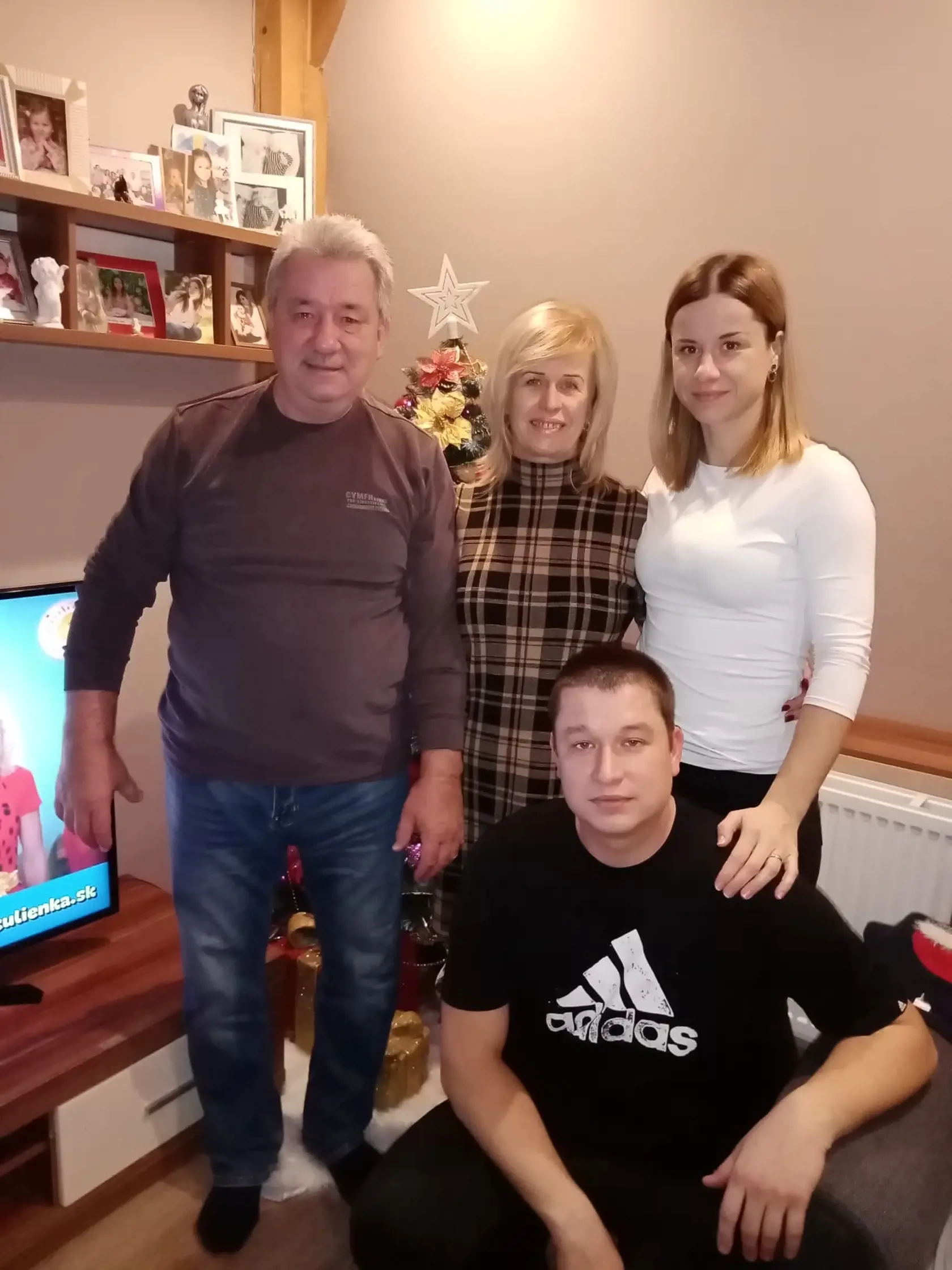 Pani Renáta s manželom a už dospelými deťmi, ktoré už majú svoje rodiny.