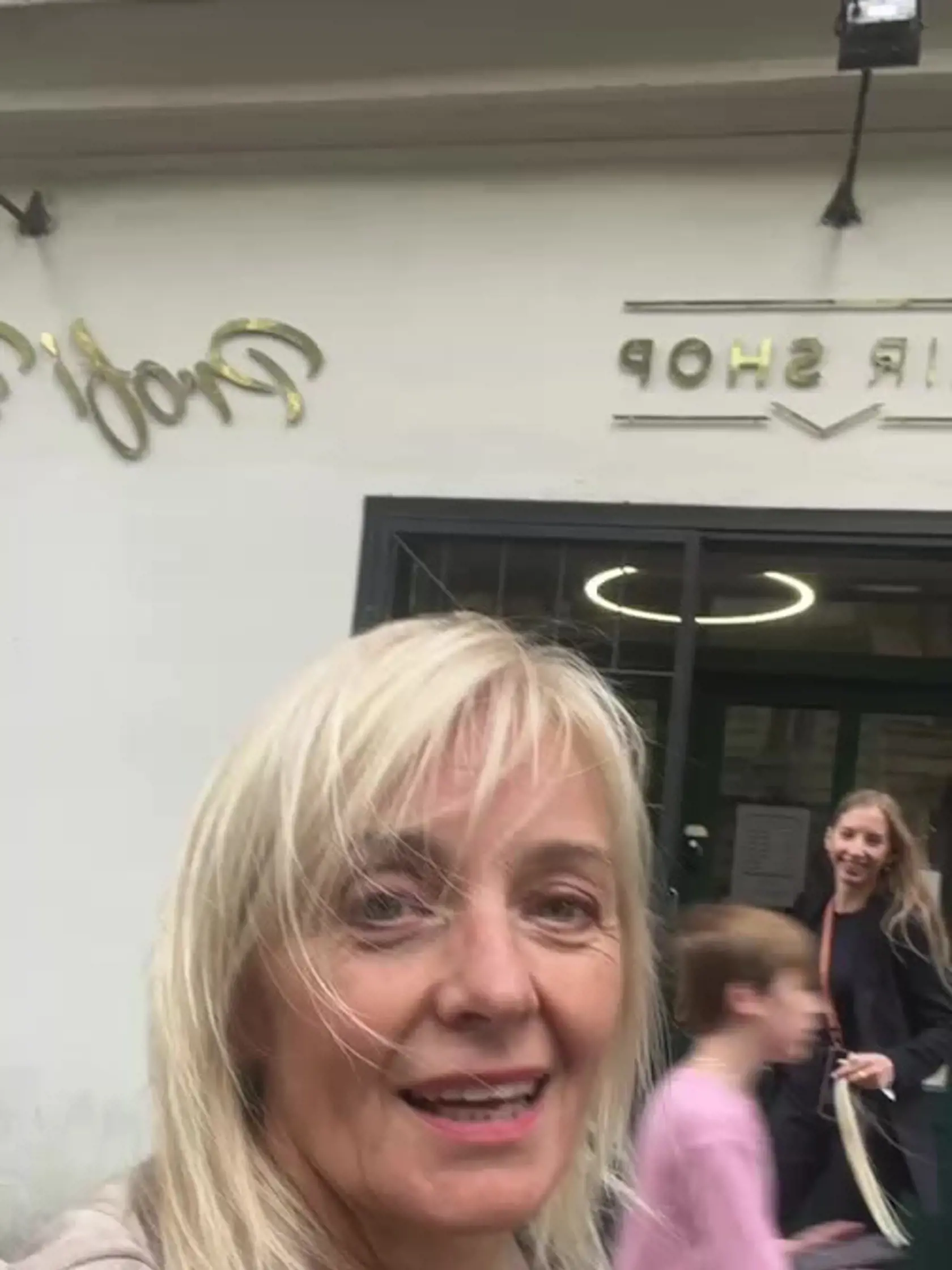 Veronika pred predĺžením a zahustením vlasov