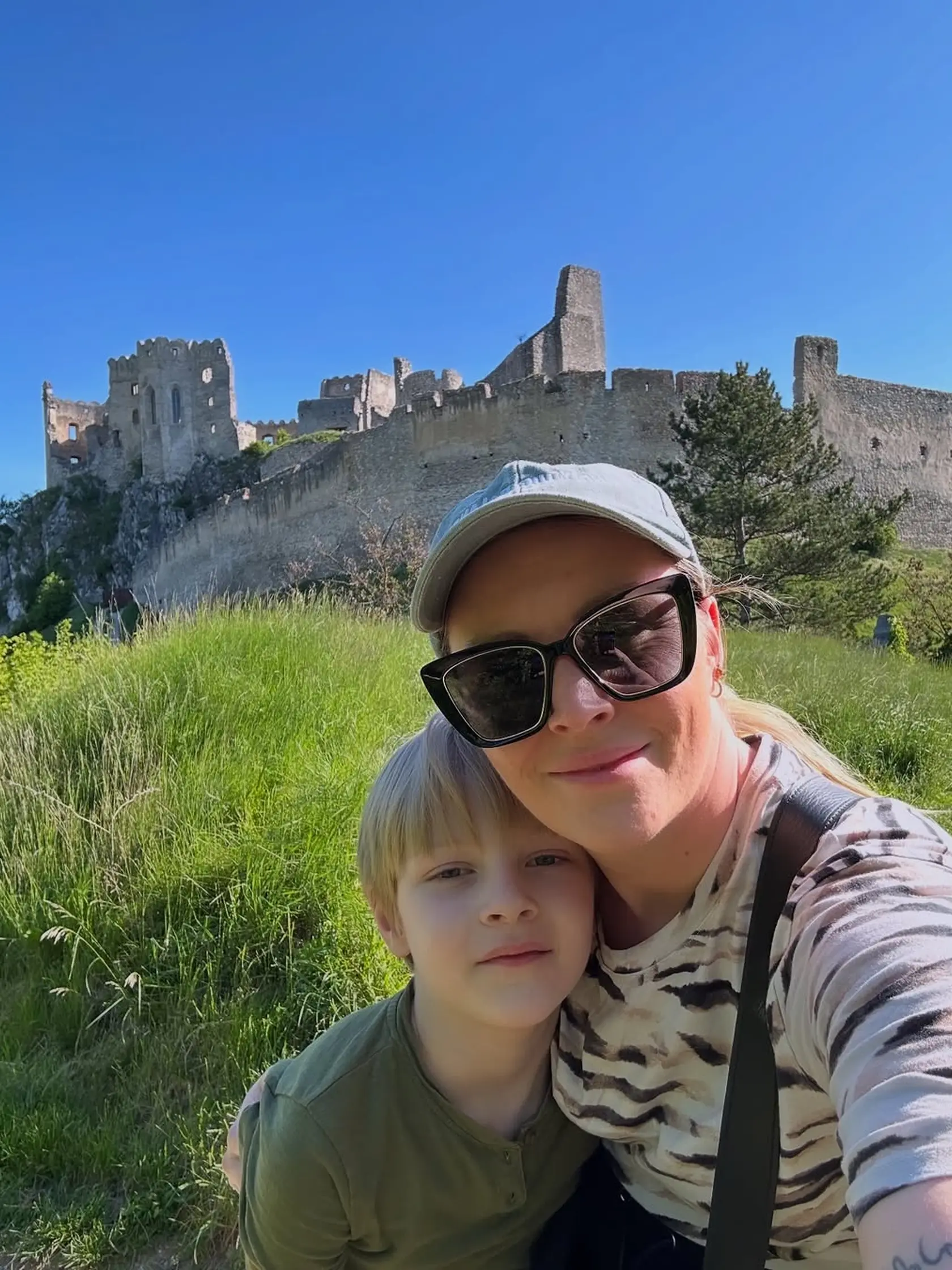 Barbora Švidraňová so synčekom Gabkom. Ten má už sedem rokov. Jeho otcom je taliansky hudobník Francesco Mendolia, s ktorým sa herečka rozišla ešte v roku 2019.