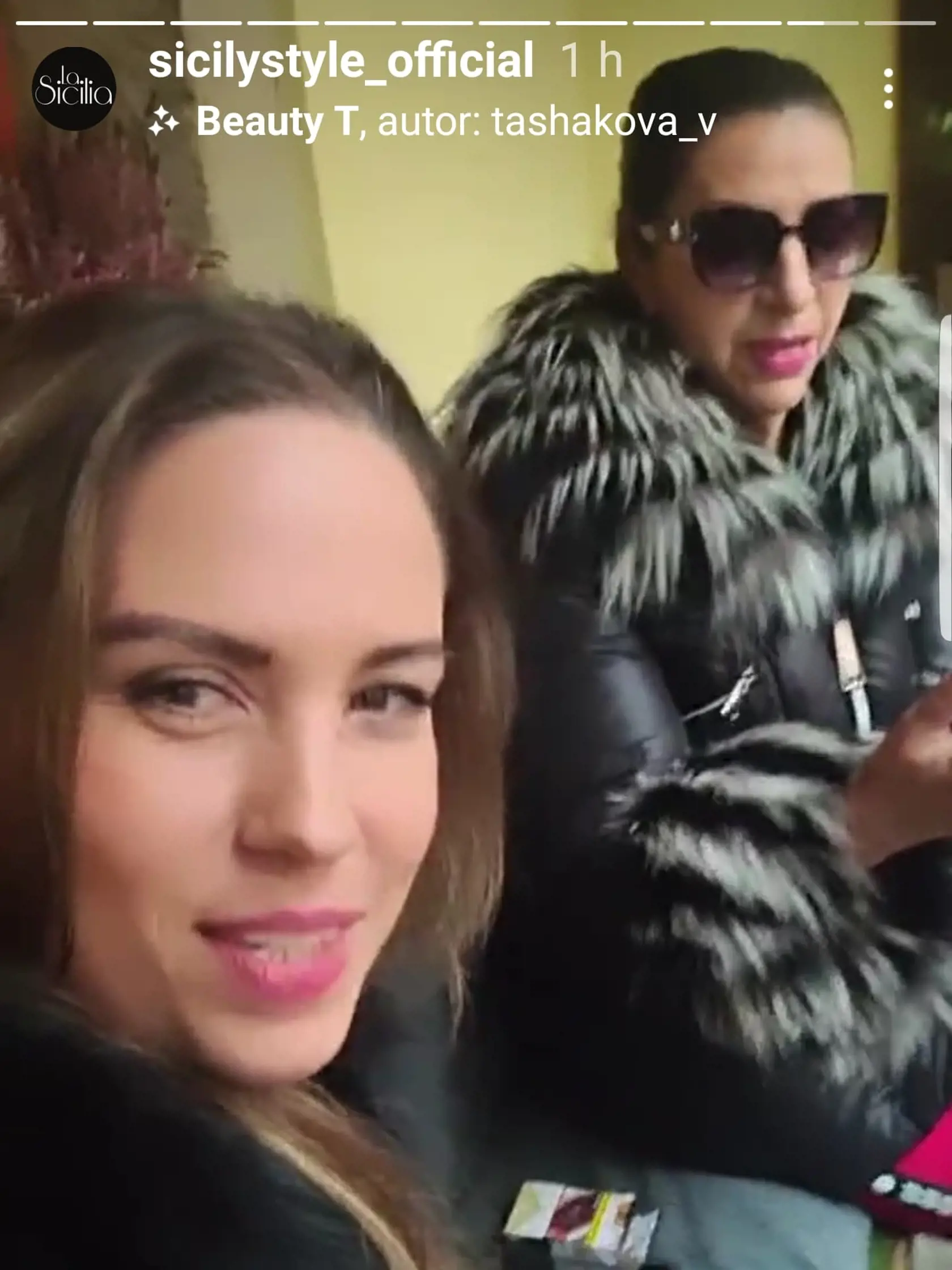 Nora Kabrheľová sa presťahovala do Bratislavy a stala sa vplyvnou influencerkou. Na zábere s módnou dizajnérkou Andreou Koreňovou s ktorou jednali o spoločnom módnom biznise