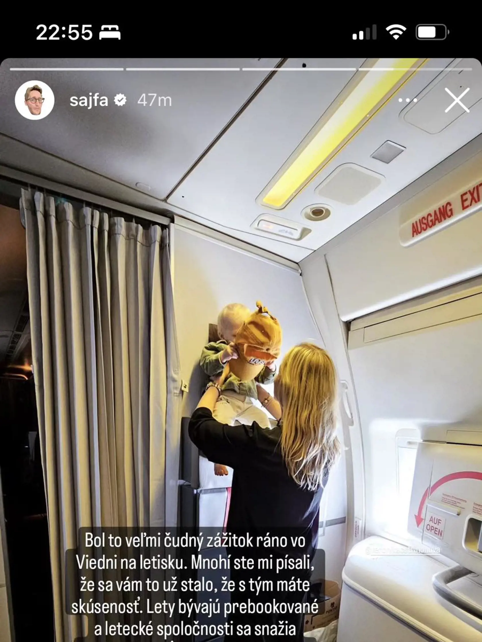 Sajfa musel kvôli overbookingu cestovať v nižšej triede