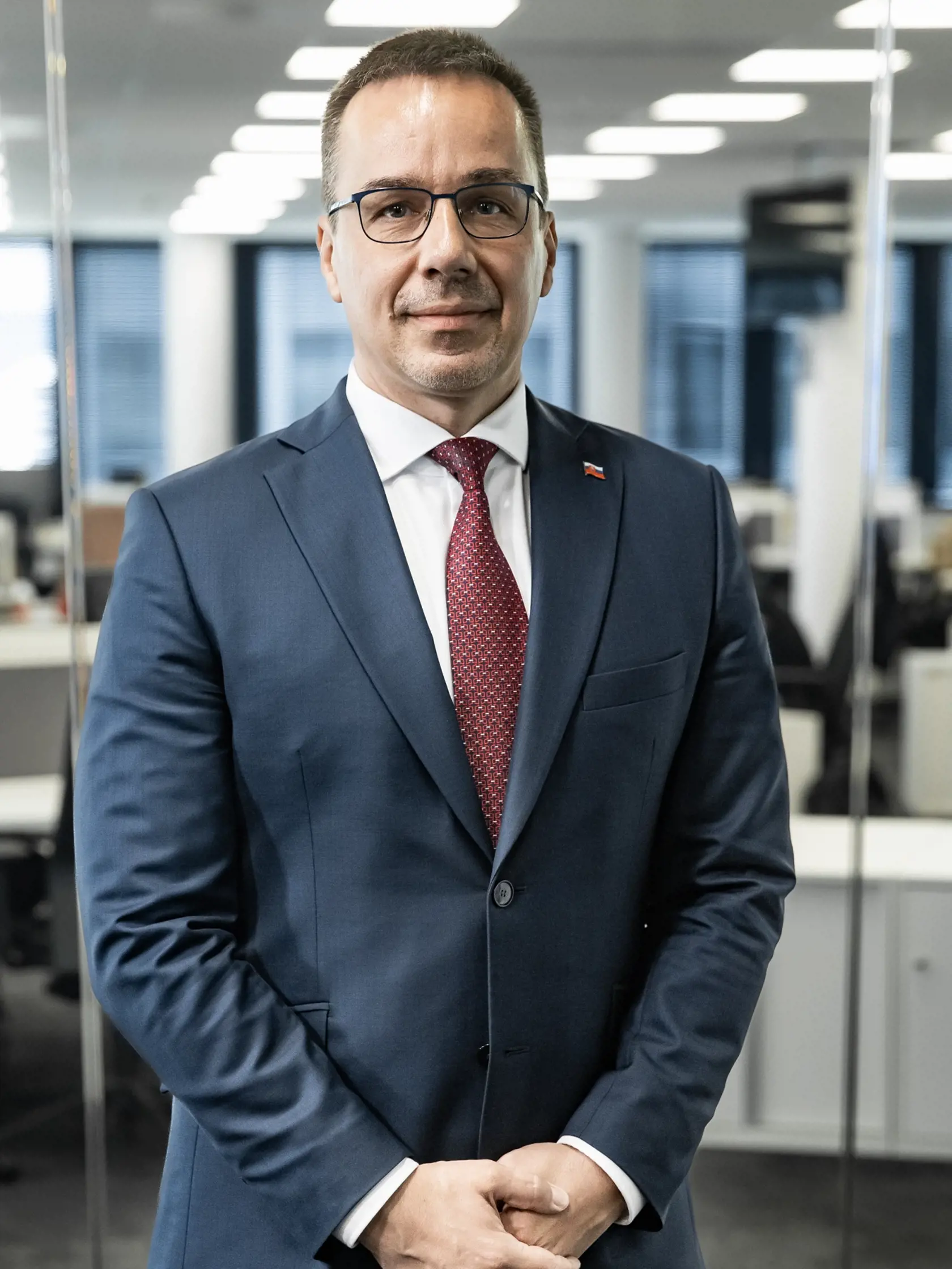“Nech všetkých tých, ktorí strašia deti a rodičov bombami na školách, stihne spravodlivý trest.”