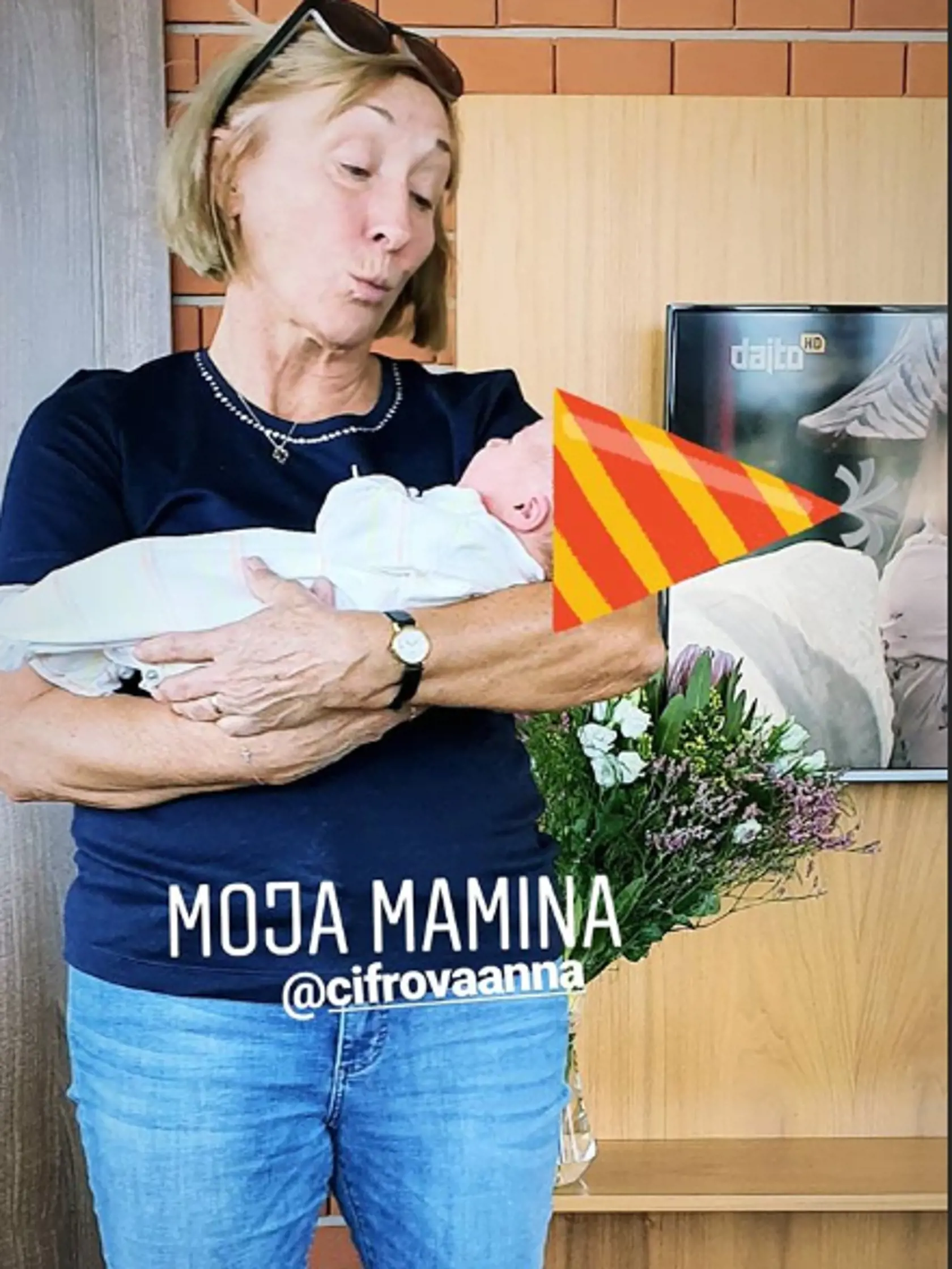 Šťastná babka, pani Cifrová, so svojím vnúčatkom.