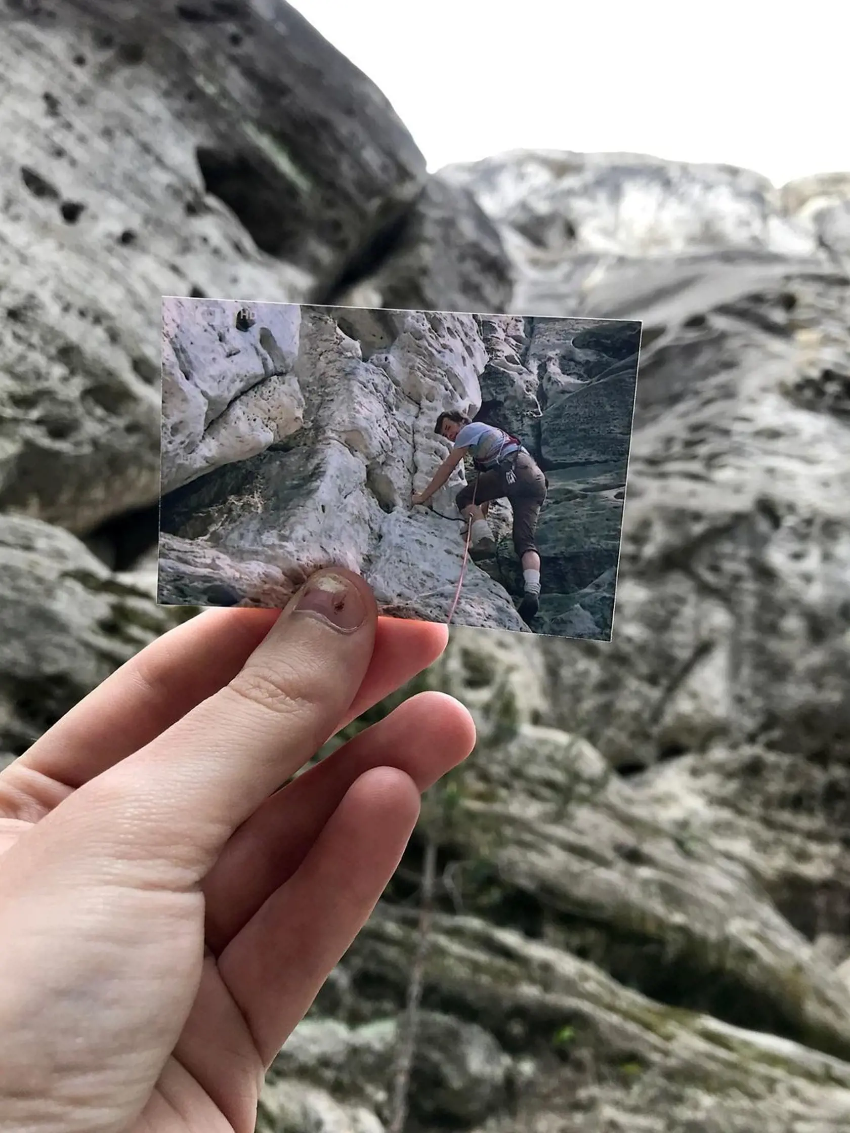 Český ráj, Skautská věž, kde sa natáčala komédia Ako dostať otecka do polepšovne.
