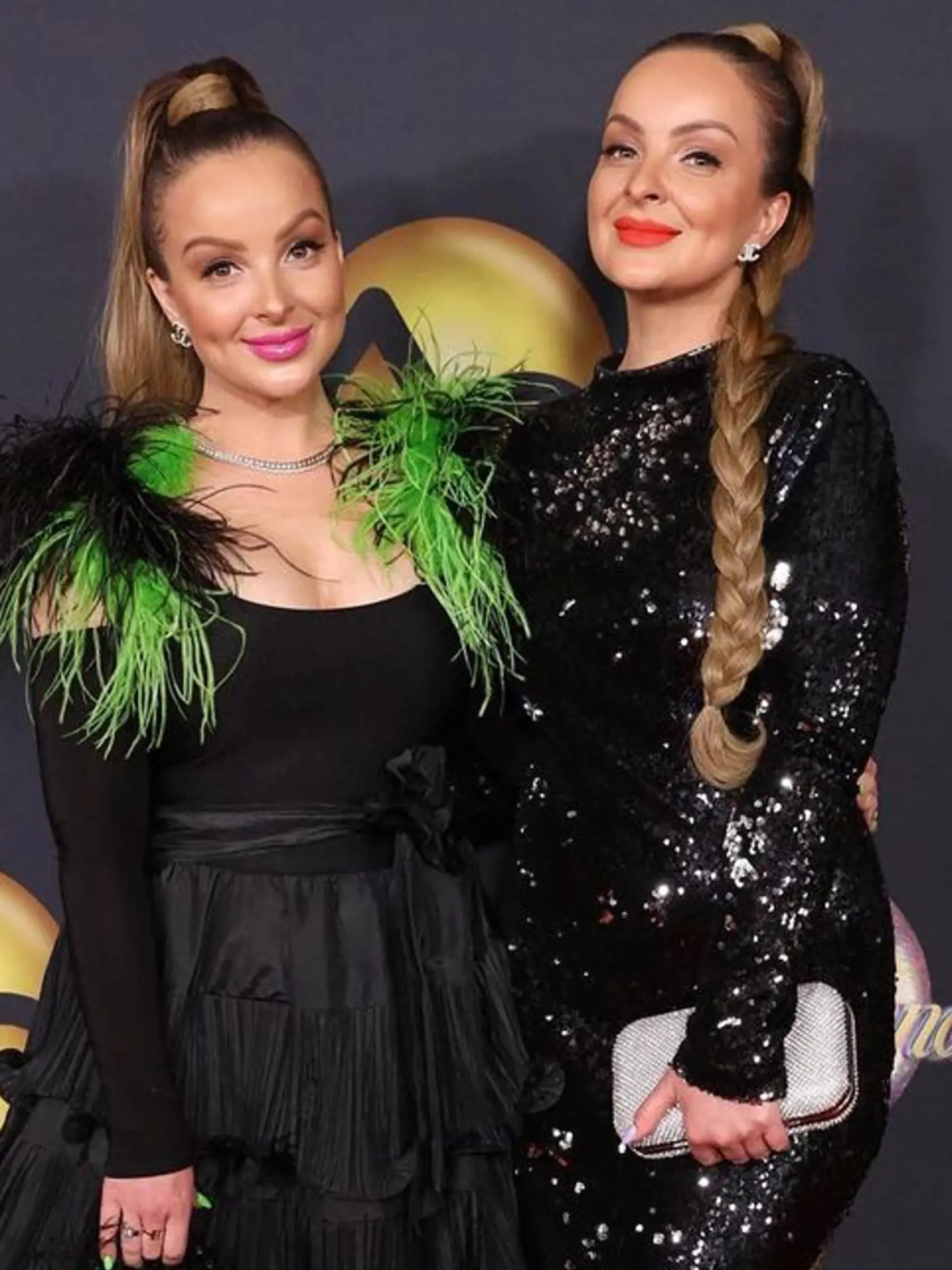 4. kolo Let's Dance: Na snímke sestry Veronika a Daniela Nízlové. Veronika pripomínala zeleného papagája.